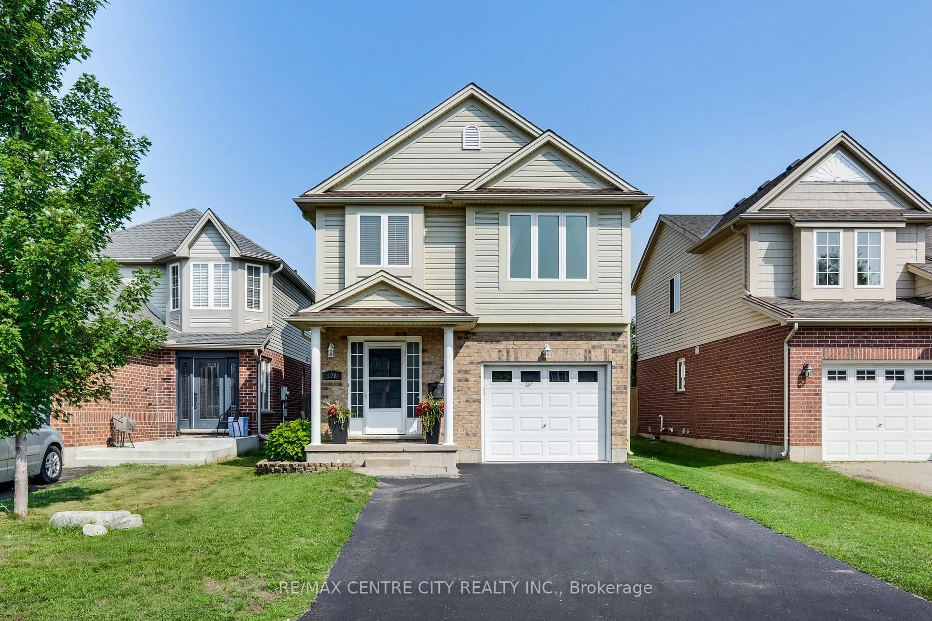 Home with vinyl exterior material, street for 178 Mcmahen St, London East Ontario N5Y 0A2