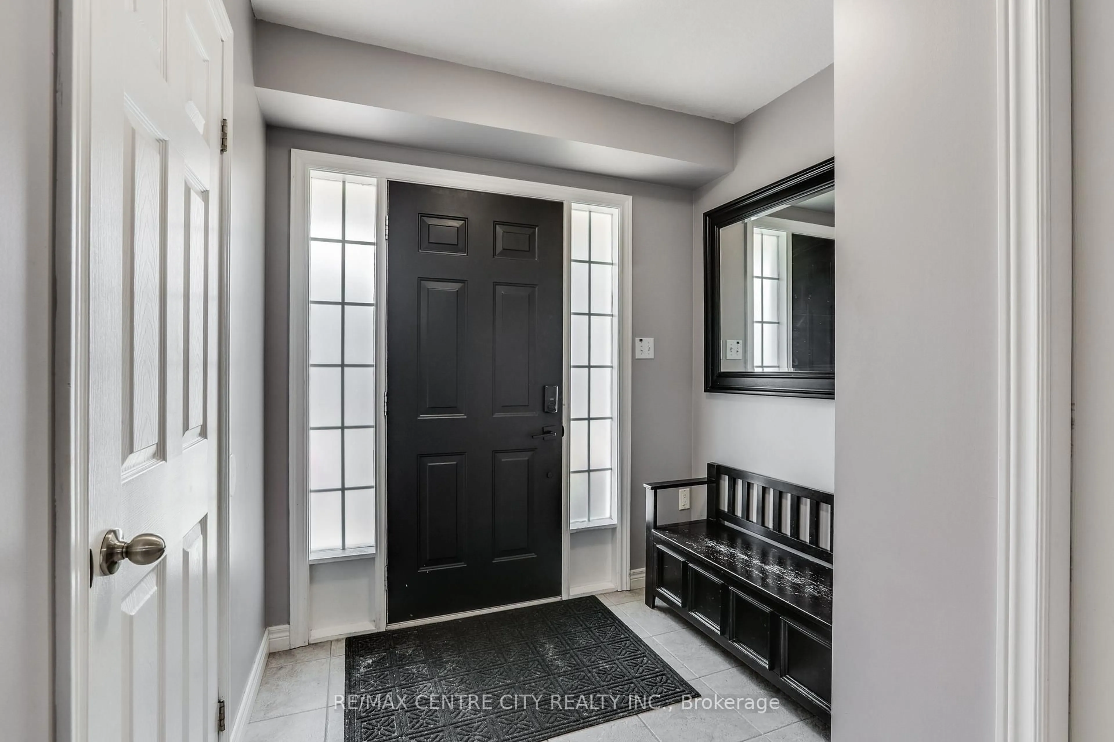 Indoor entryway for 178 Mcmahen St, London East Ontario N5Y 0A2