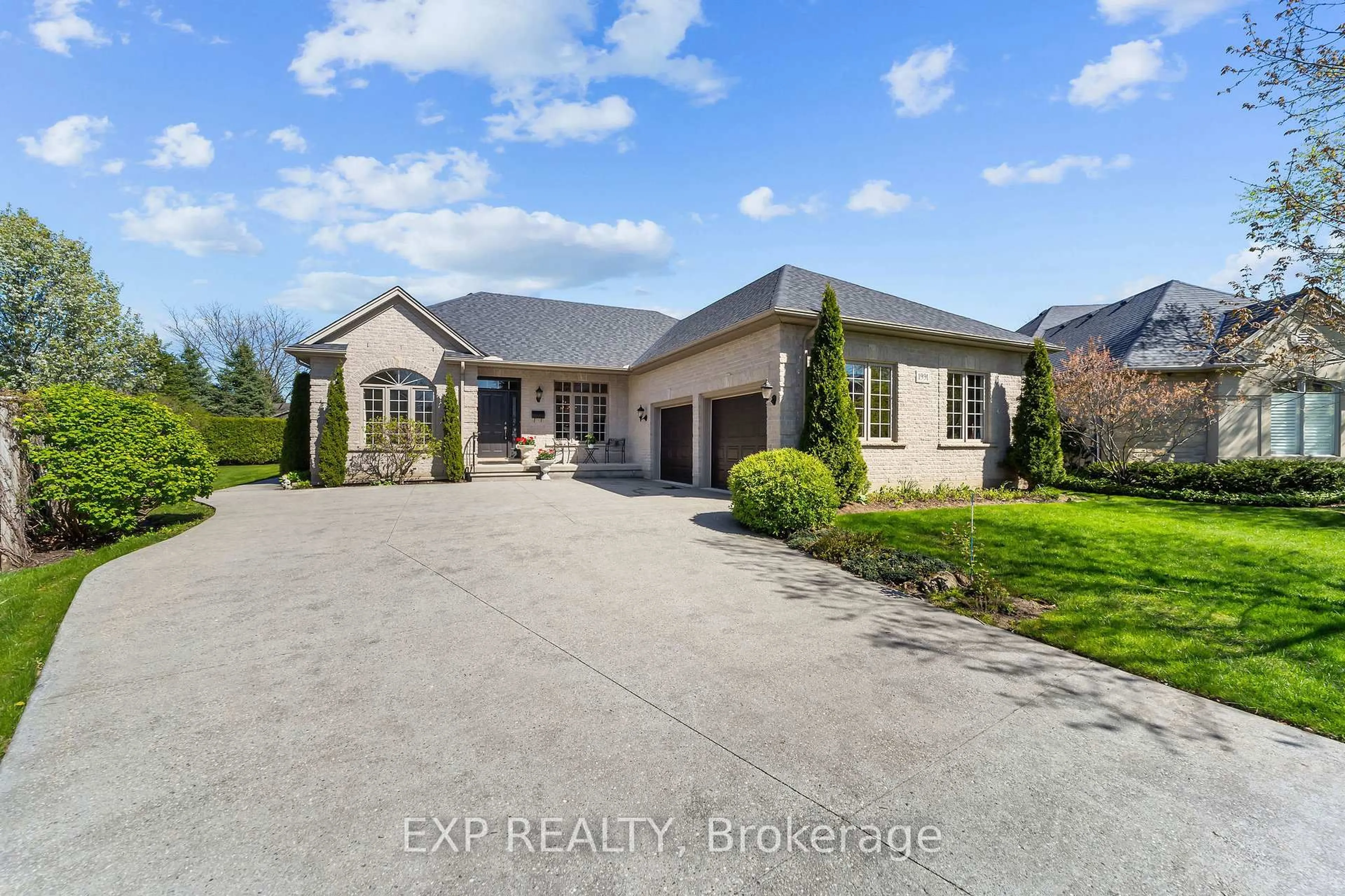 A pic from outside/outdoor area/front of a property/back of a property/a pic from drone, unknown for 1991 Whippoorwill Pl, London North Ontario N6G 5L7