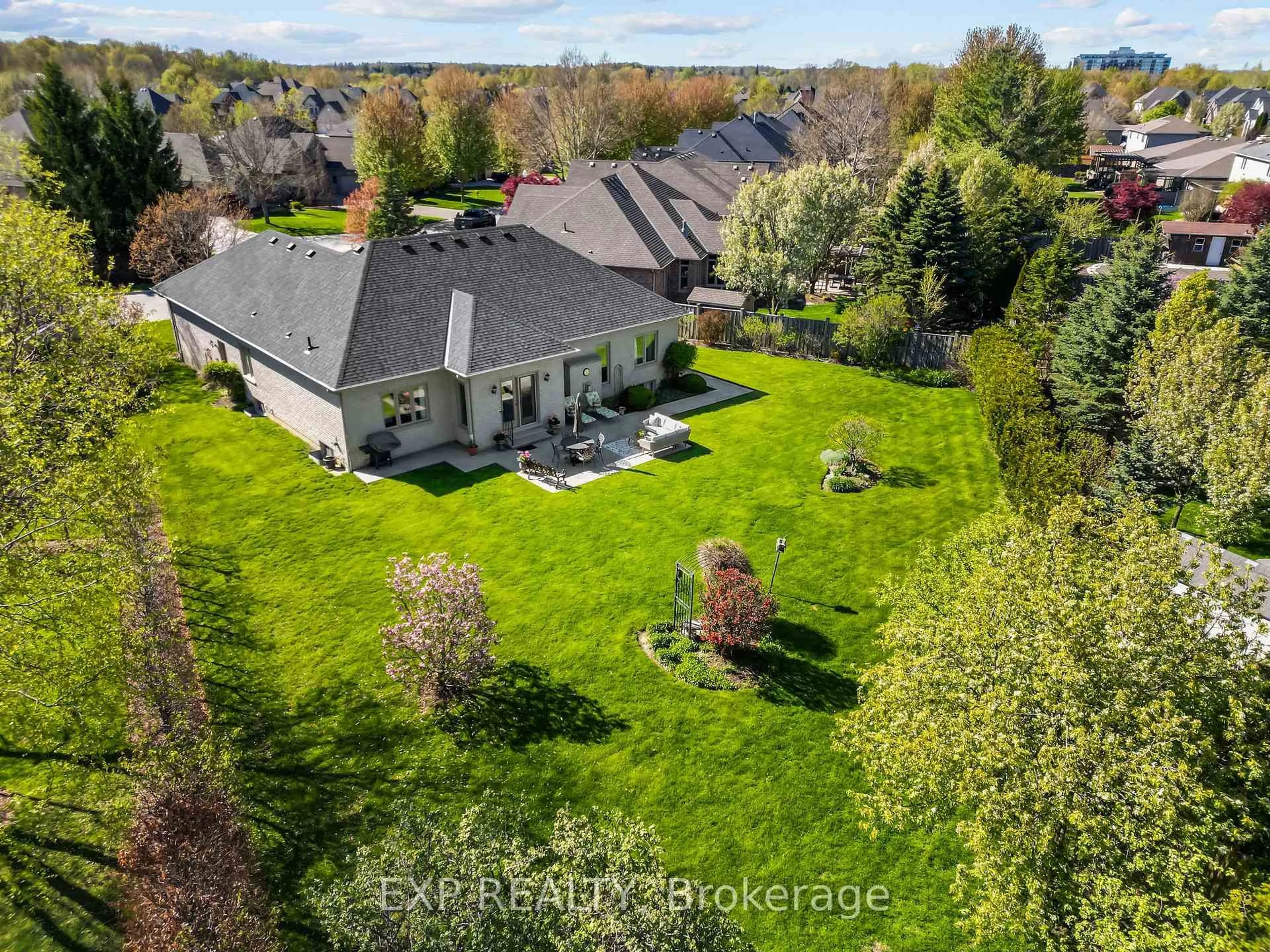 A pic from outside/outdoor area/front of a property/back of a property/a pic from drone, unknown for 1991 Whippoorwill Pl, London North Ontario N6G 5L7