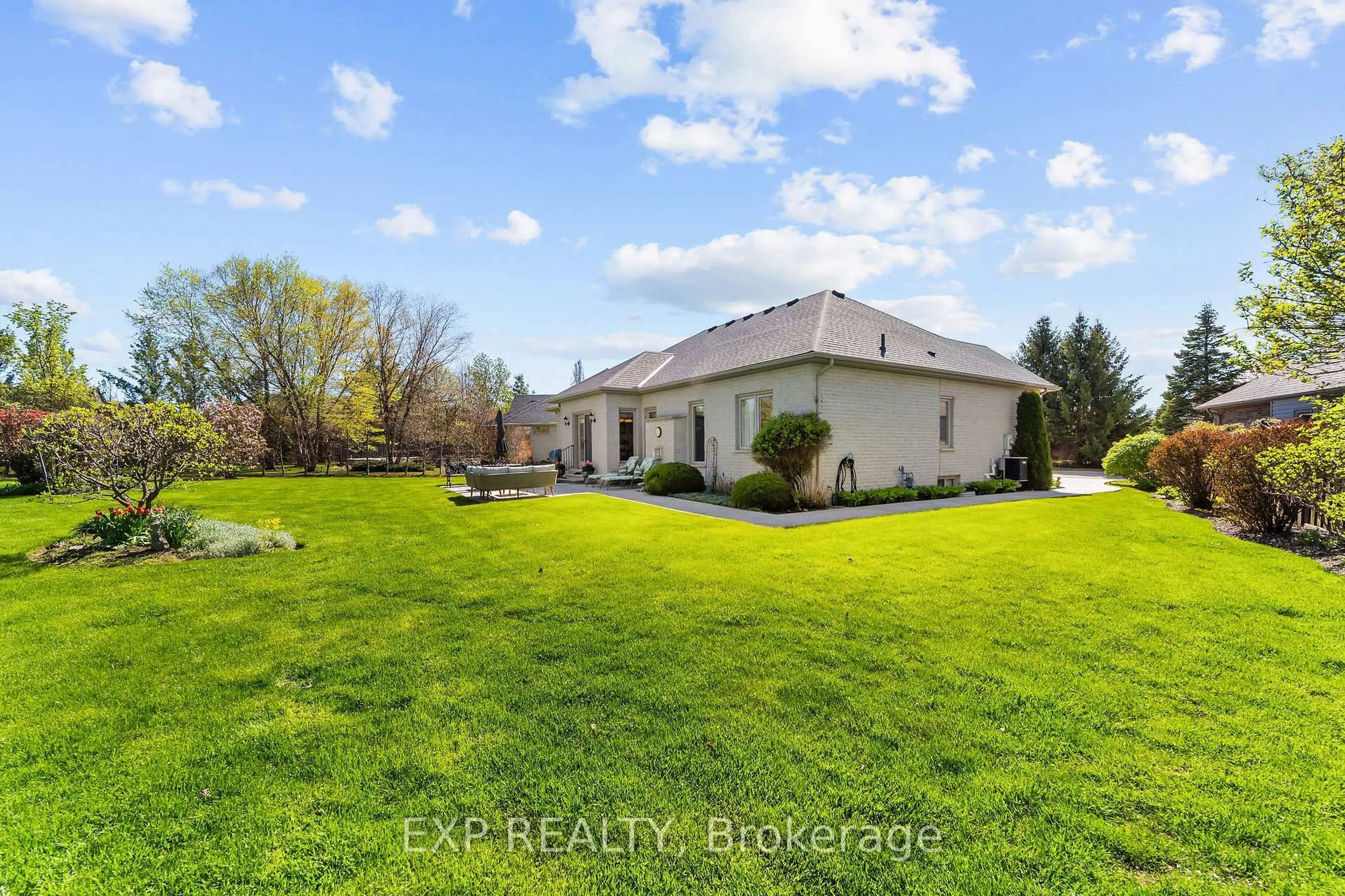 A pic from outside/outdoor area/front of a property/back of a property/a pic from drone, water/lake/river/ocean view for 1991 Whippoorwill Pl, London North Ontario N6G 5L7