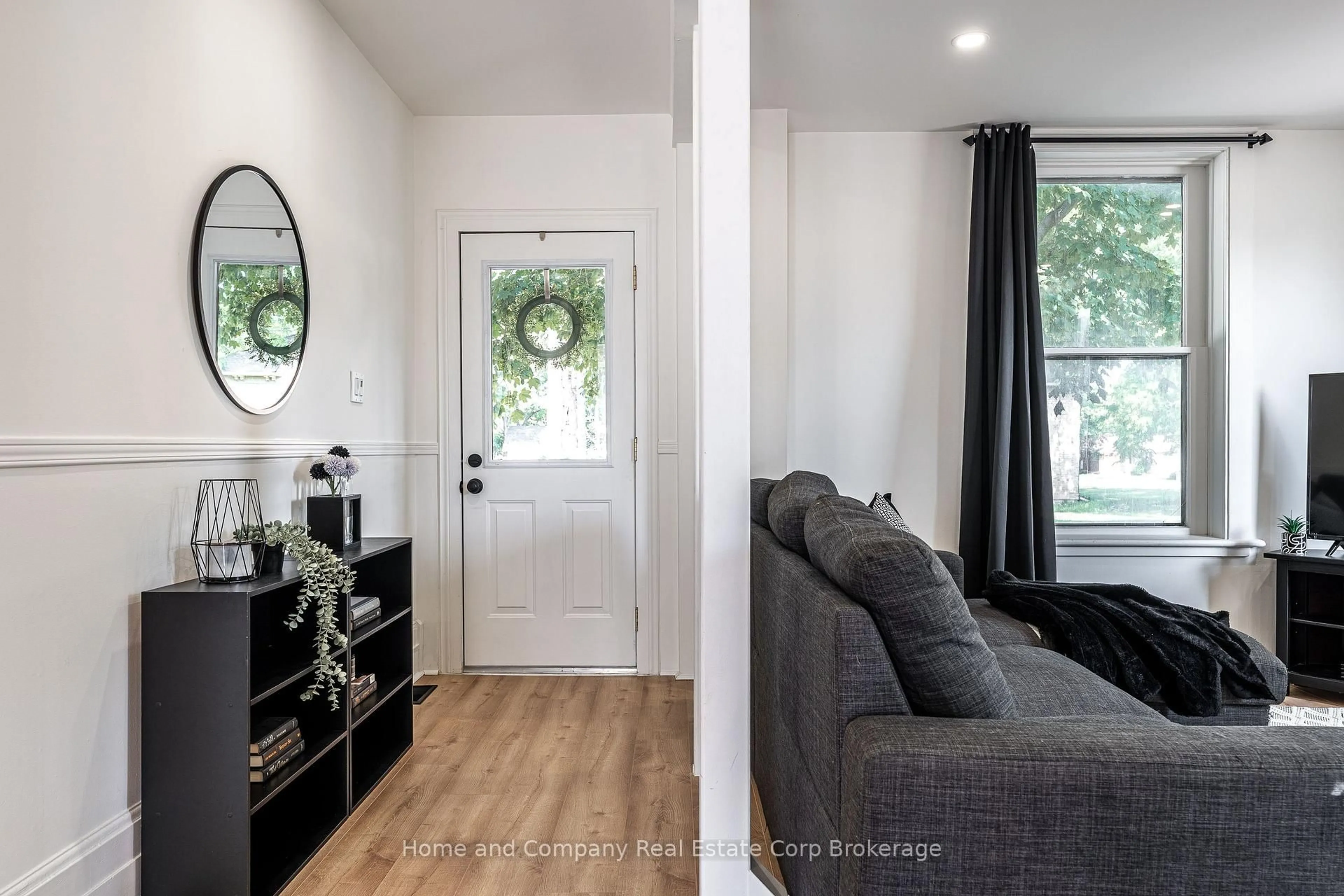 Indoor entryway for 143 St David St, West Perth Ontario N0K 1N0