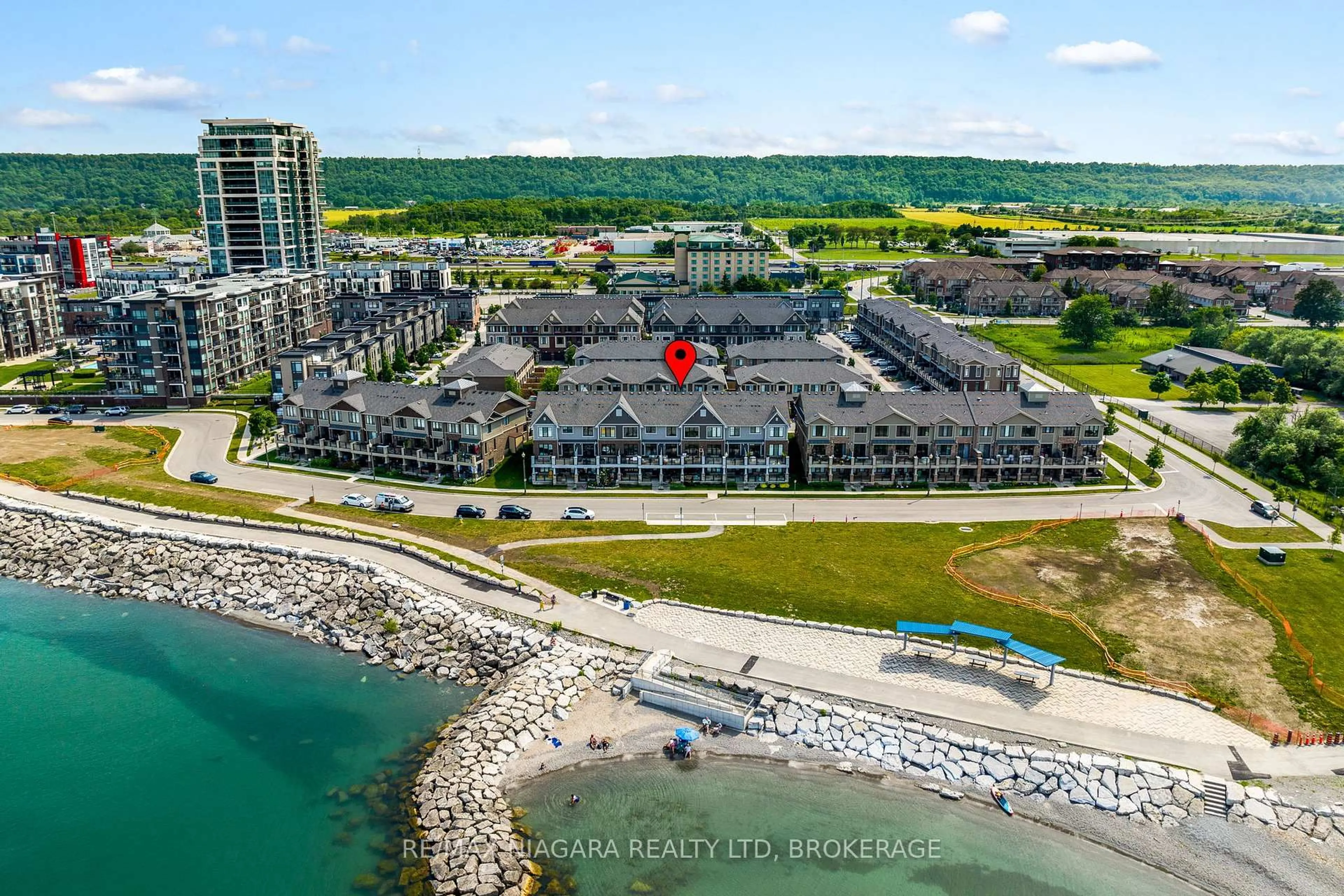 A pic from outside/outdoor area/front of a property/back of a property/a pic from drone, water/lake/river/ocean view for 56 Waterview Lane, Grimsby Ontario L3M 0H2