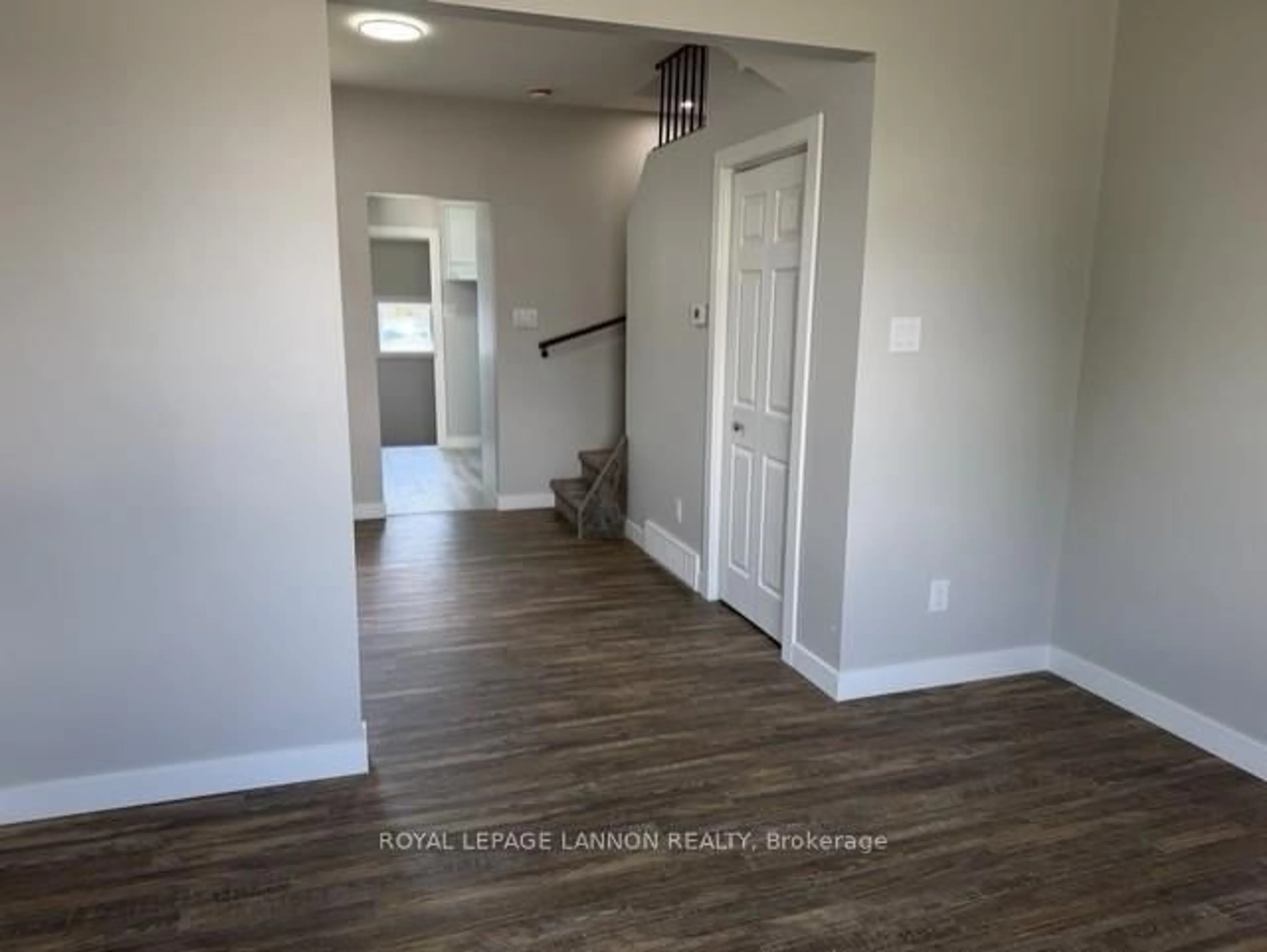Indoor entryway for 444-446 Brock St, Thunder Bay Ontario P7E 4H7