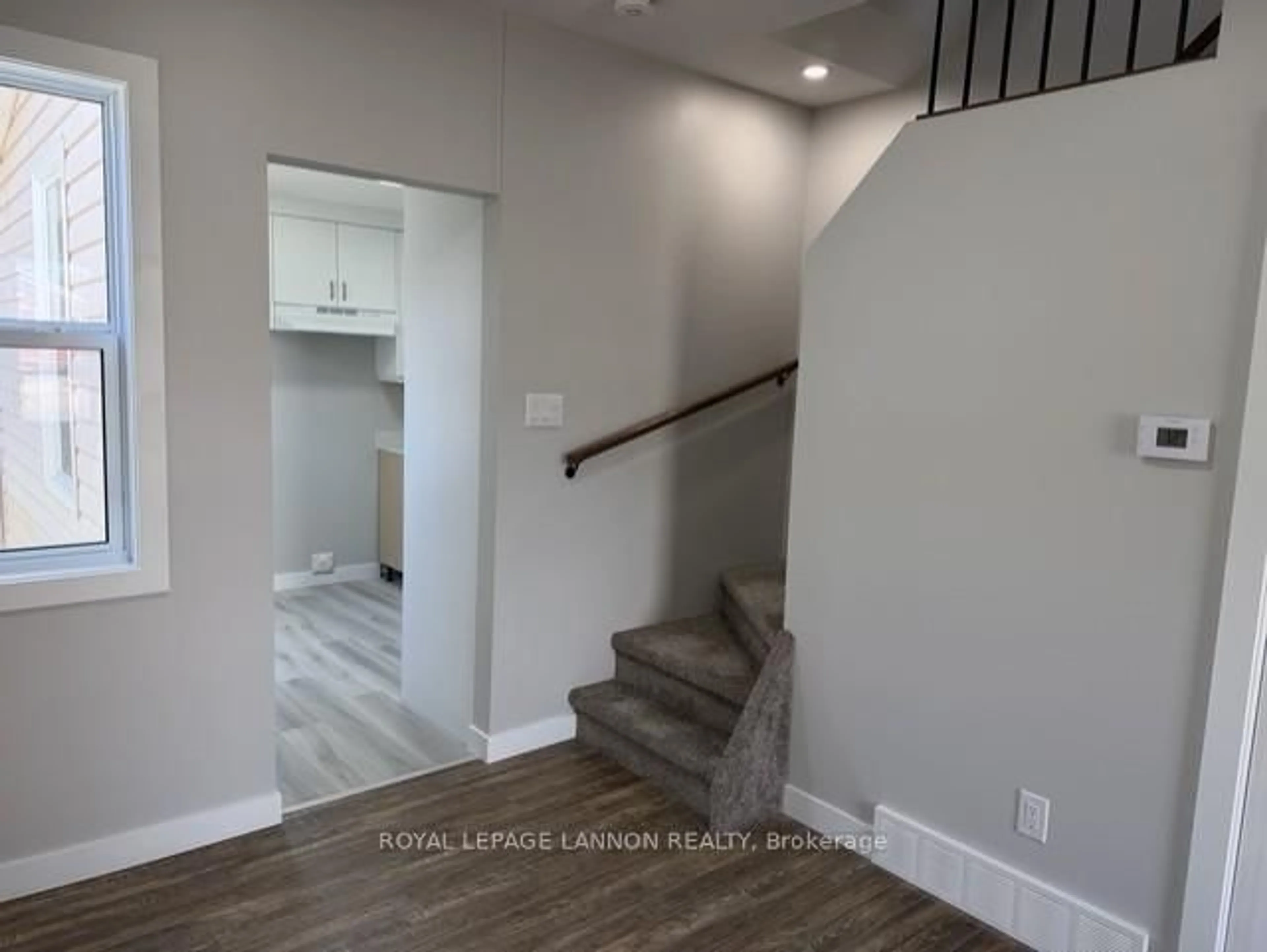 Unknown for 444-446 Brock St, Thunder Bay Ontario P7E 4H7