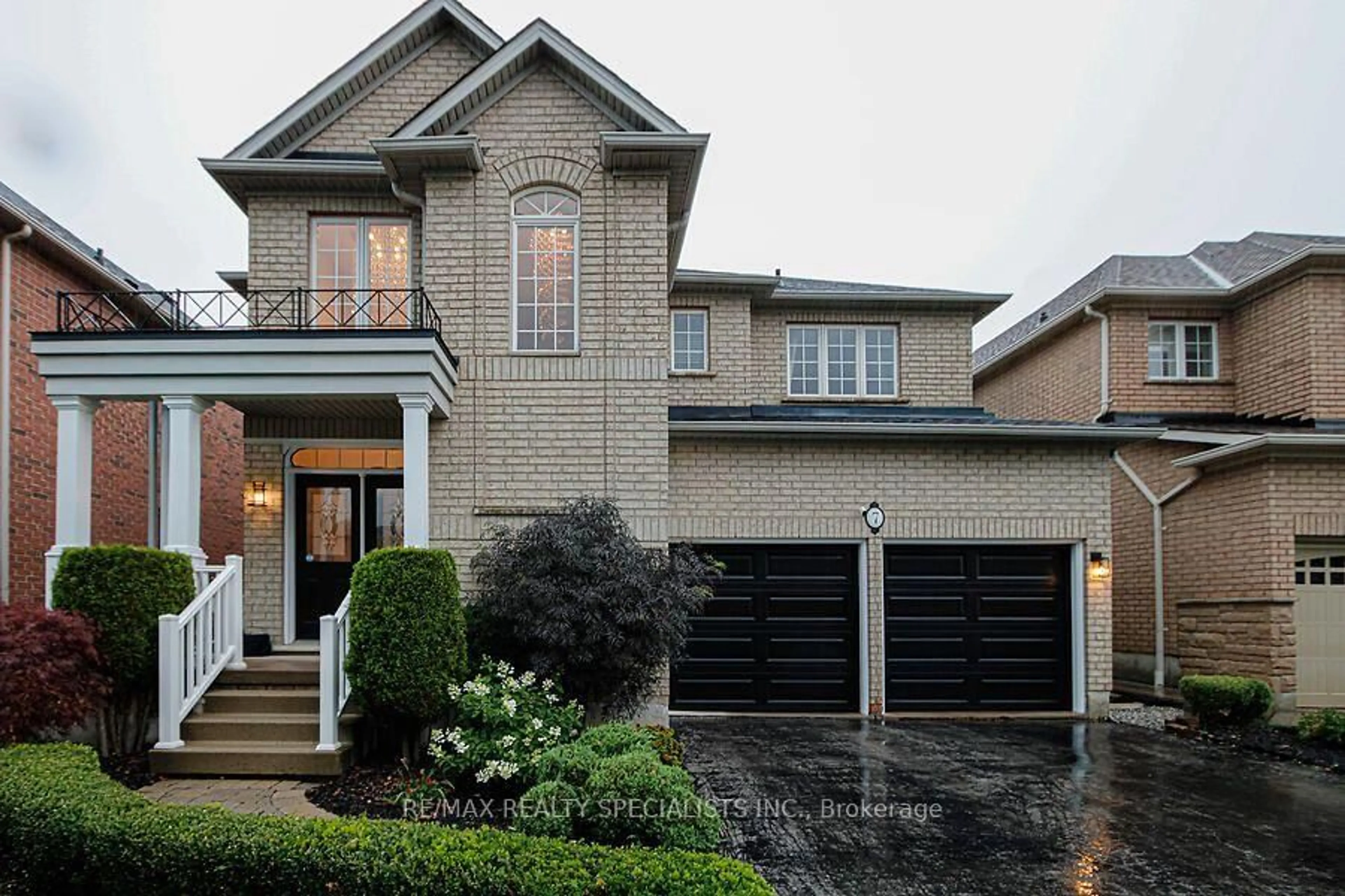 Home with brick exterior material, street for 7 Kingspoint Circ, Hamilton Ontario L8E 6C5