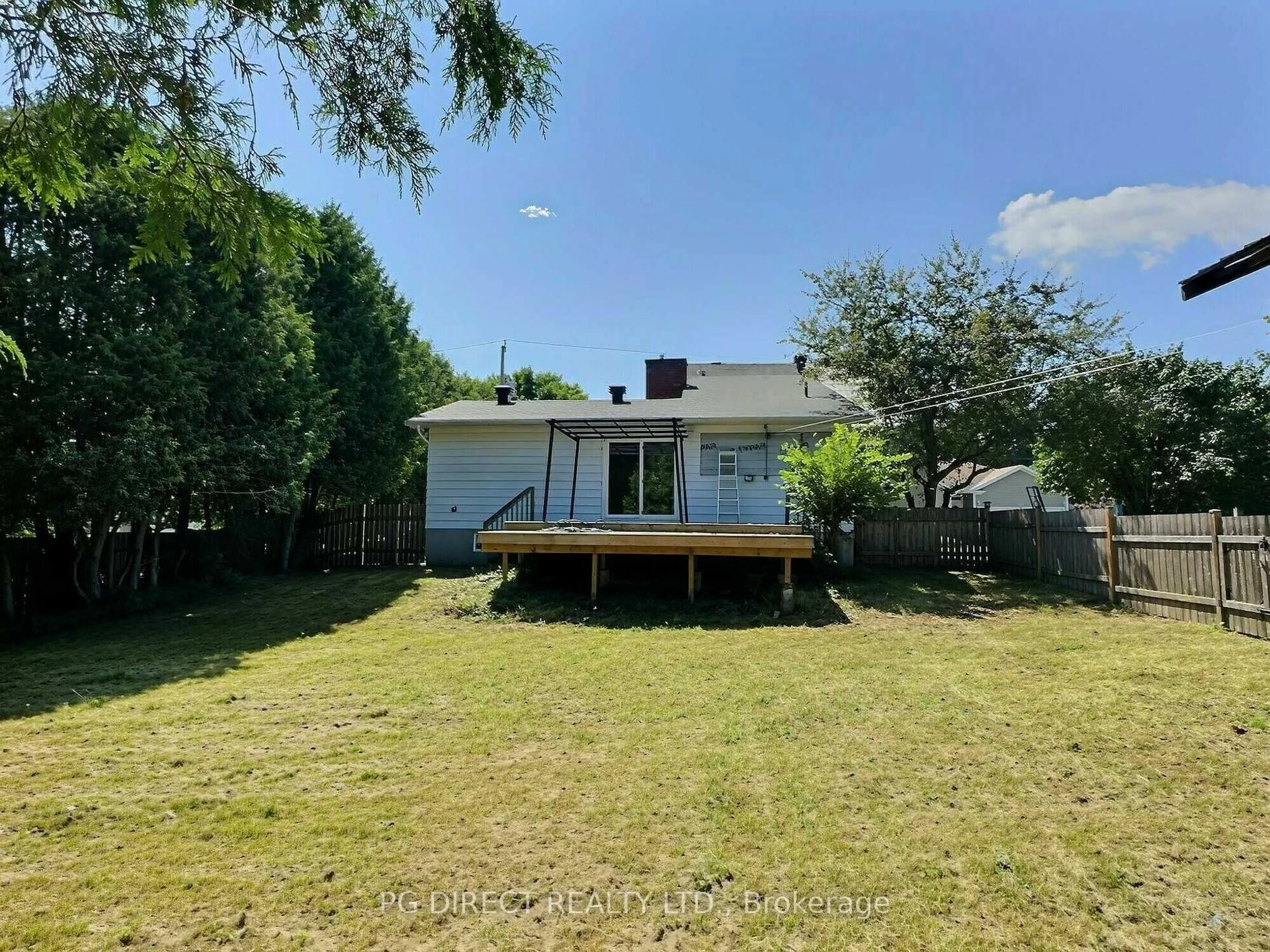 A pic from outside/outdoor area/front of a property/back of a property/a pic from drone, unknown for 205 Drummond St, Merrickville-Wolford Ontario K0G 1N0