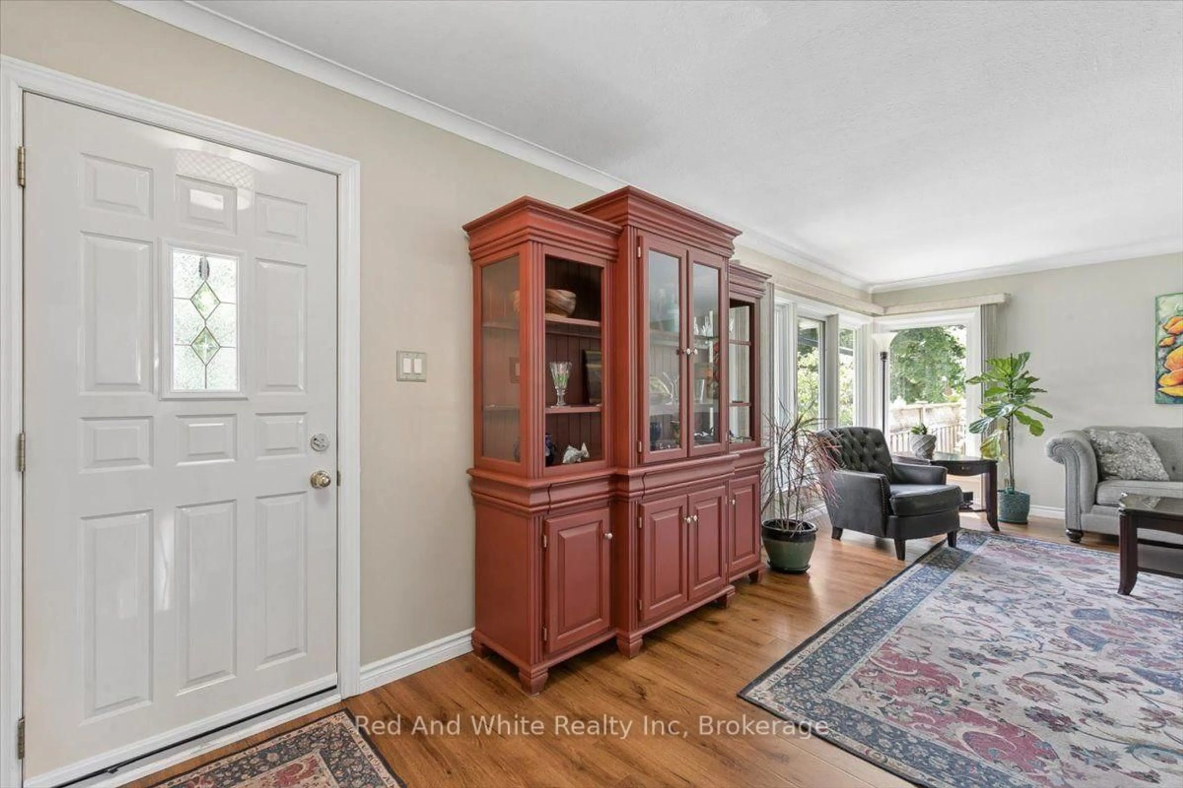 Indoor entryway for 138 Blueridge Ave, Kitchener Ontario N2M 4E1