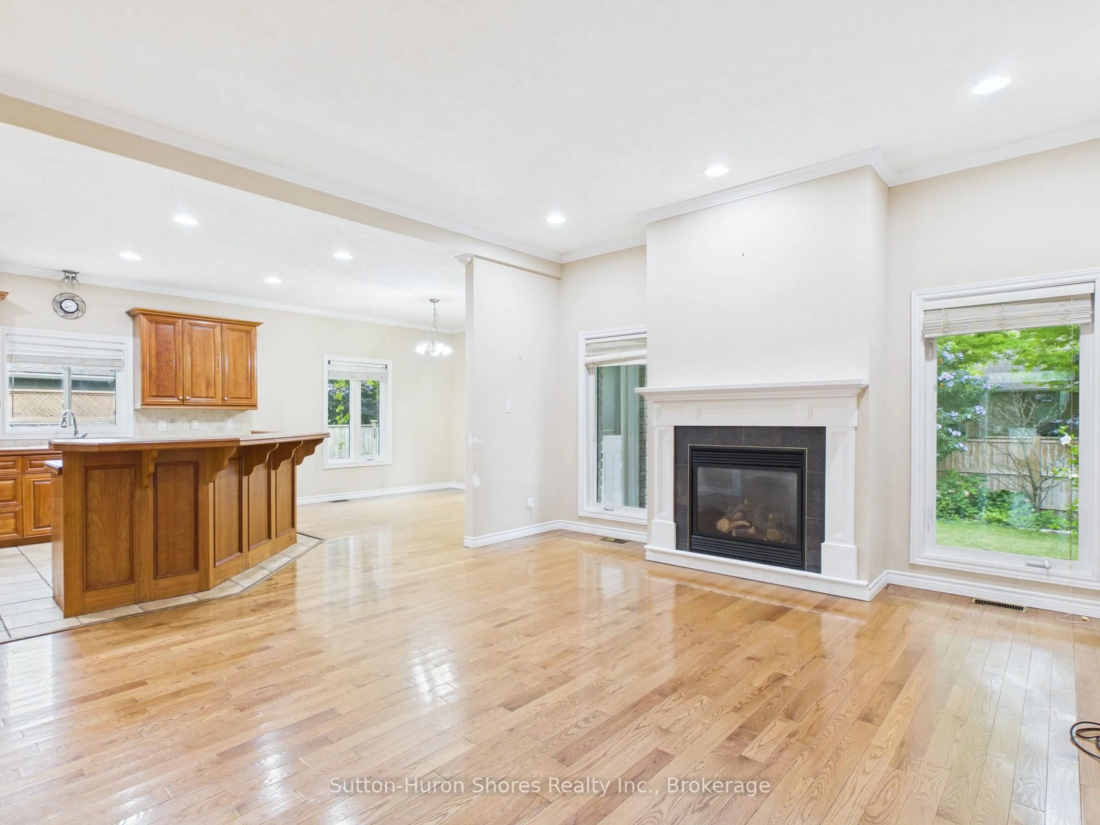 Open concept kitchen, unknown for 490 Bluewater Dr, Saugeen Shores Ontario N0H 2C1