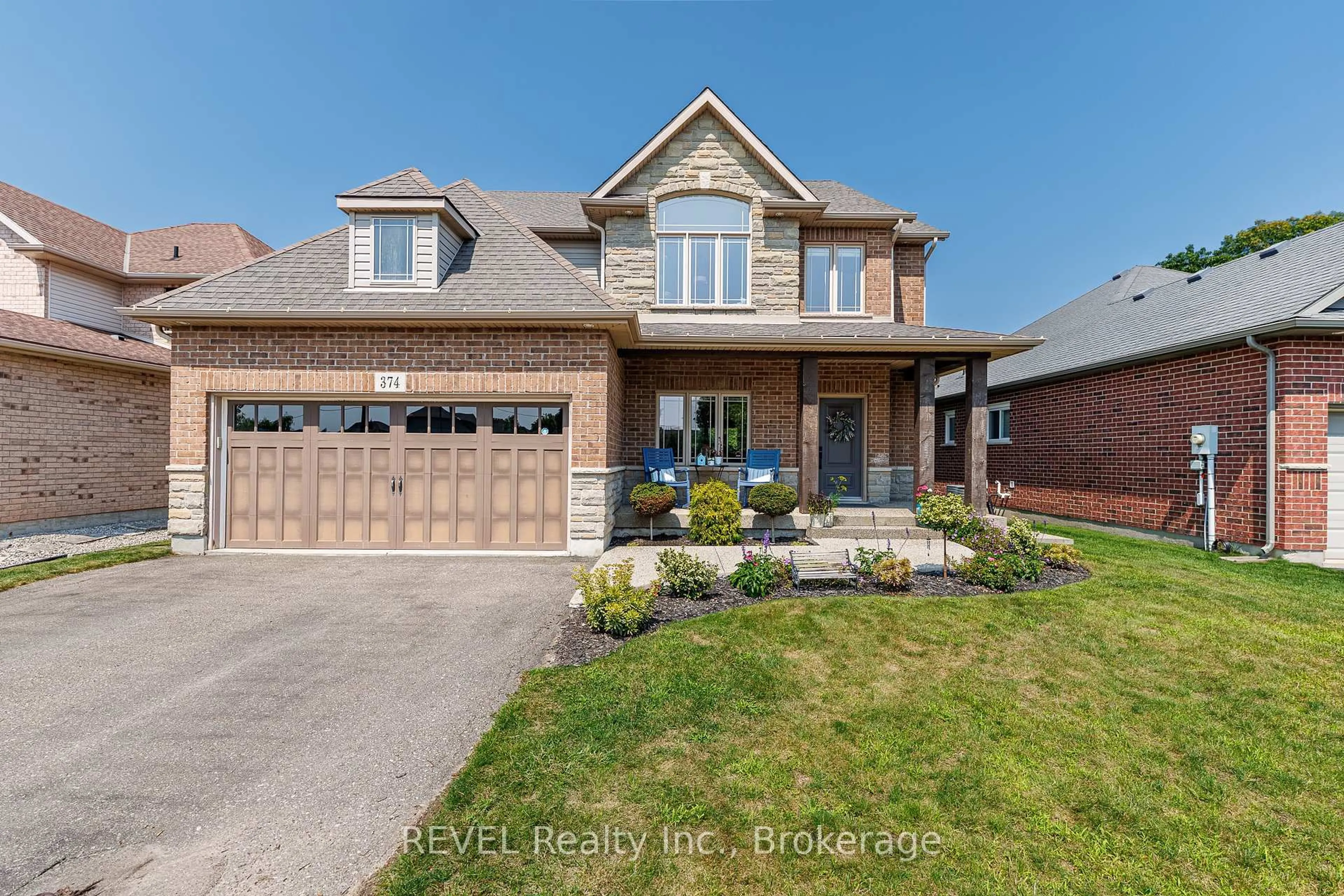 Home with brick exterior material, street for 374 Hillsdale Rd, Welland Ontario L3C 7M2