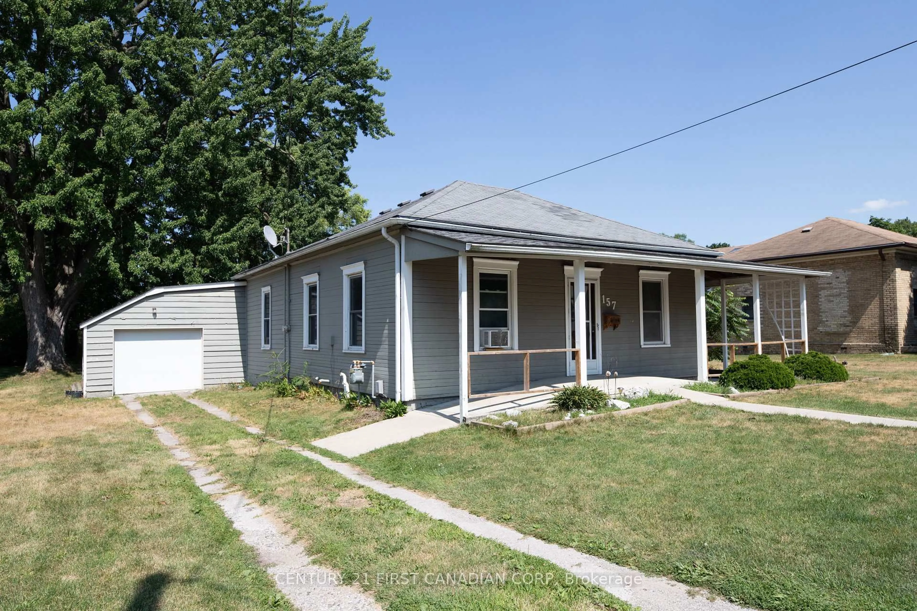 Home with vinyl exterior material, street for 157 ADELAIDE St, Strathroy-Caradoc Ontario N7G 2V4