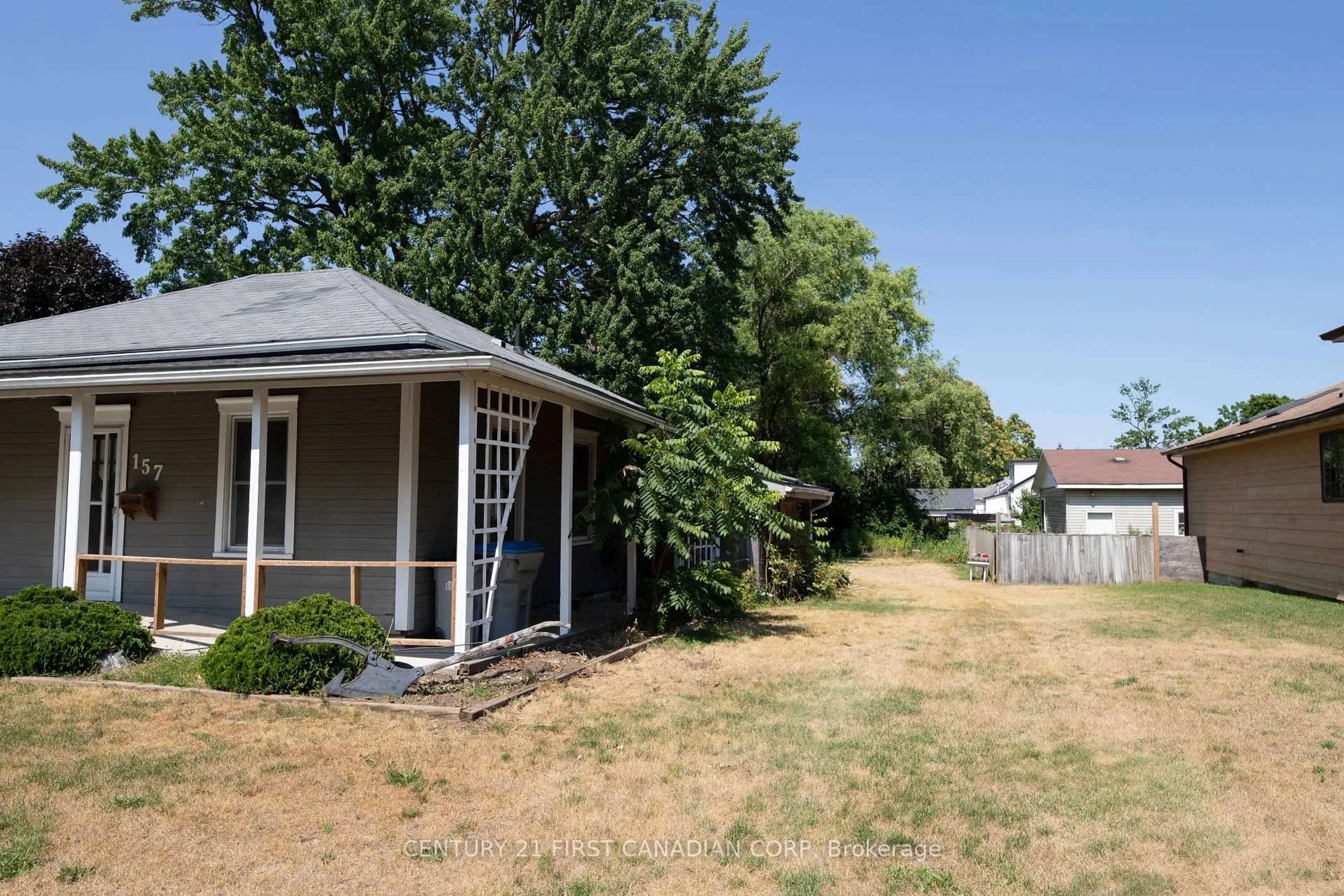 Shed for 157 ADELAIDE St, Strathroy-Caradoc Ontario N7G 2V4