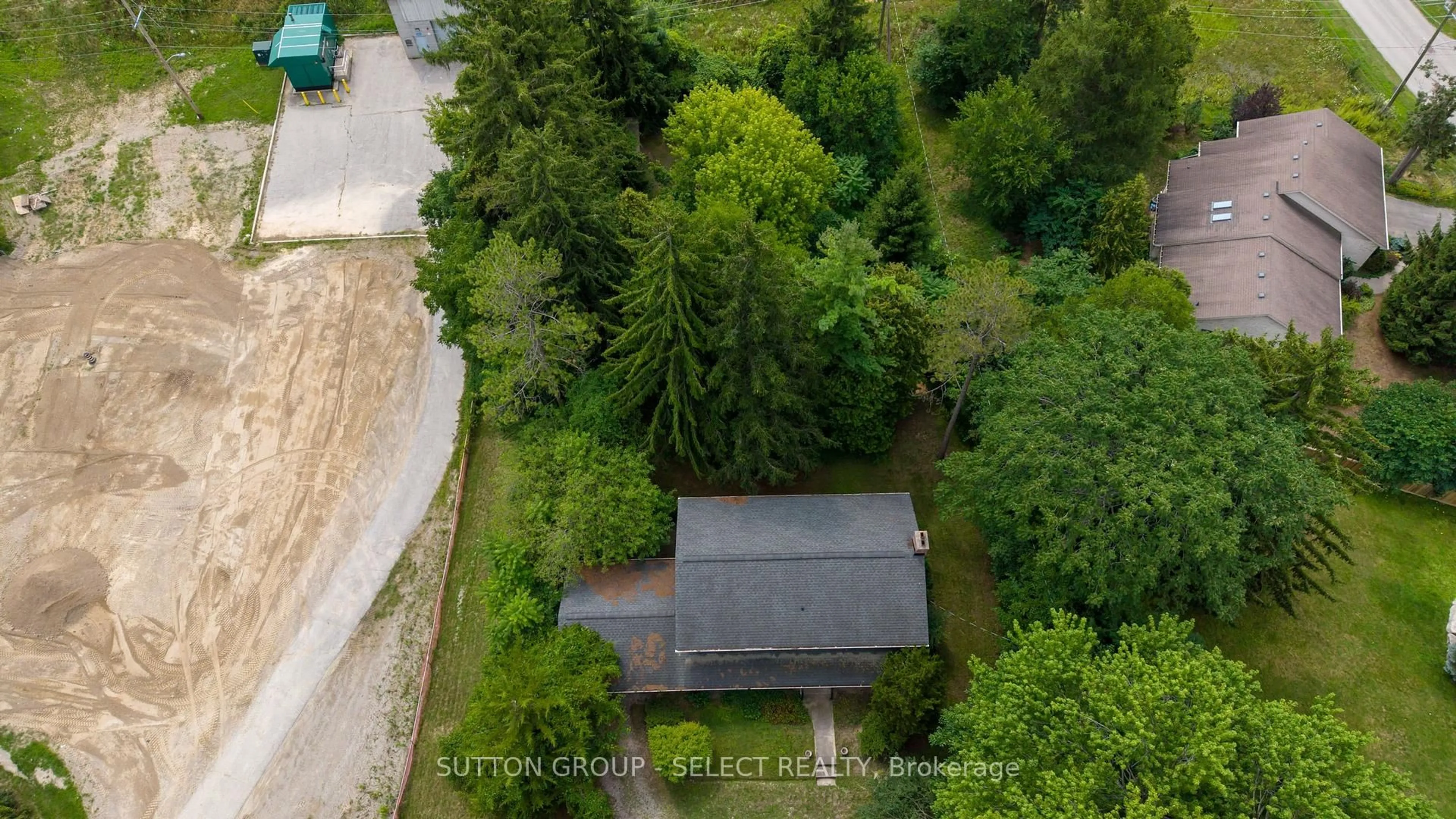 A pic from outside/outdoor area/front of a property/back of a property/a pic from drone, forest/trees view for 850 Commissioners Rd, London South Ontario N6K 1C2