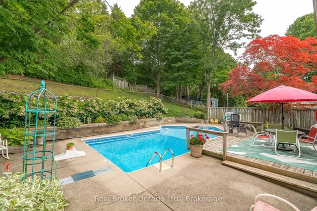 39 Wagoners Tr, Guelph 2