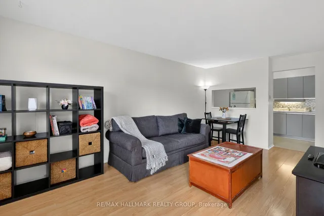 280 Brittany Dr #102, Ottawa 4