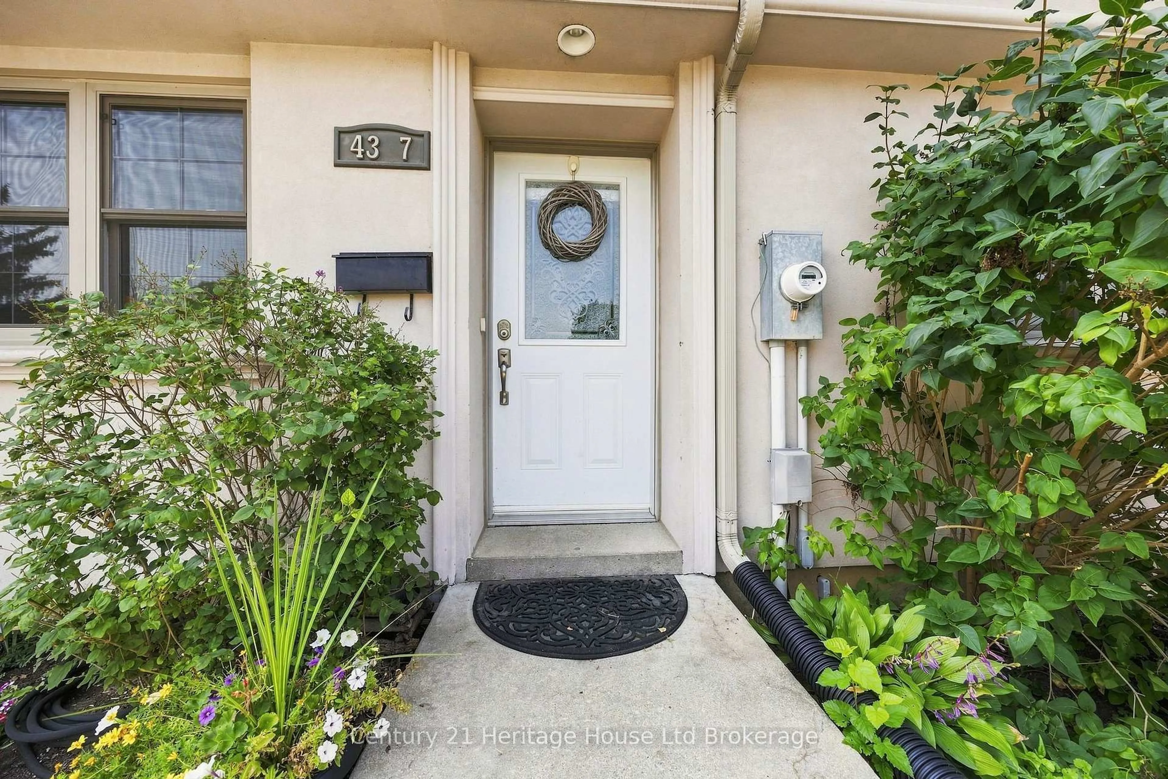 Indoor entryway for 43 Blandford St #7, Woodstock Ontario N4S 7H7