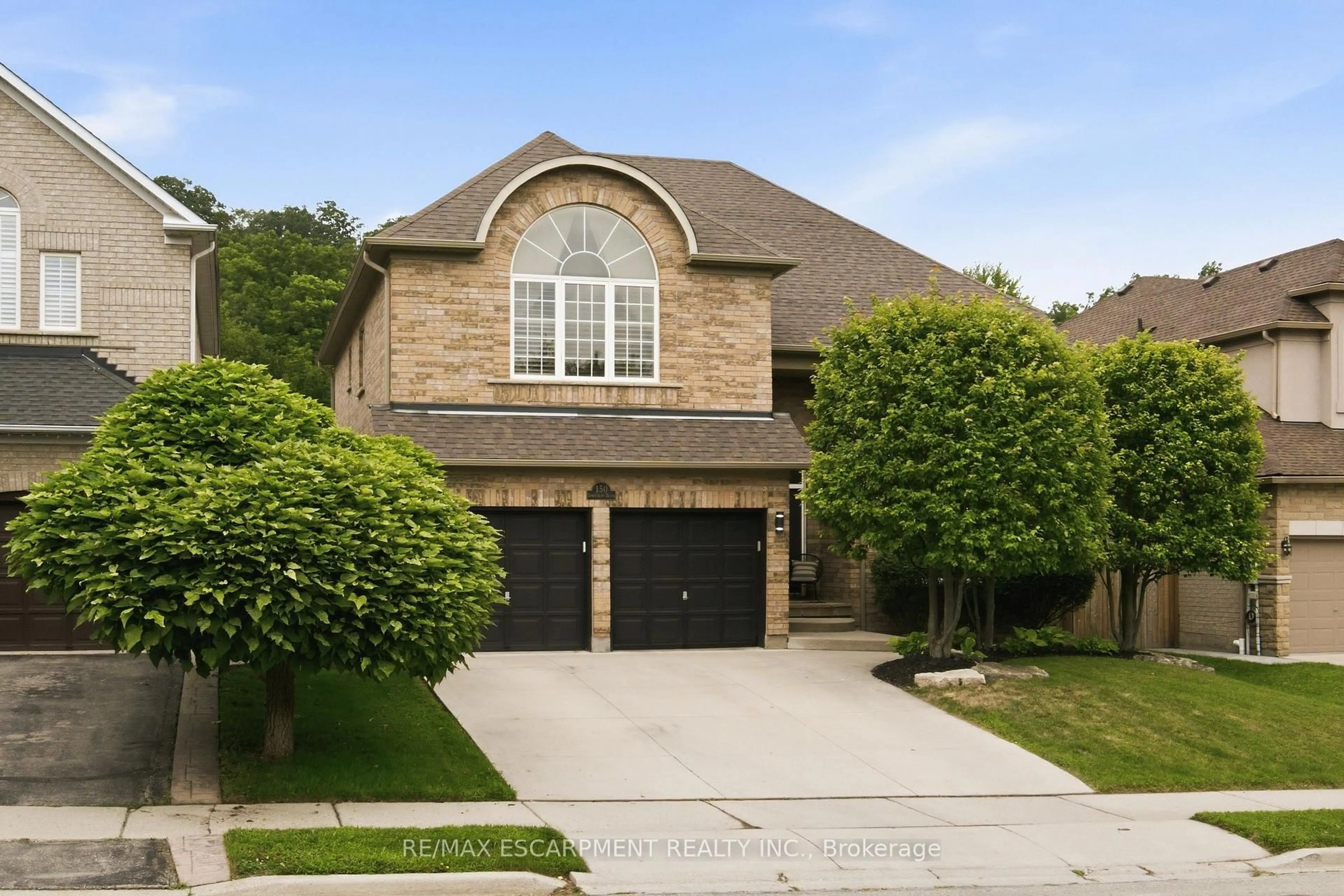 Home with brick exterior material, street for 150 DAVIDSON Blvd, Hamilton Ontario L9H 7N6