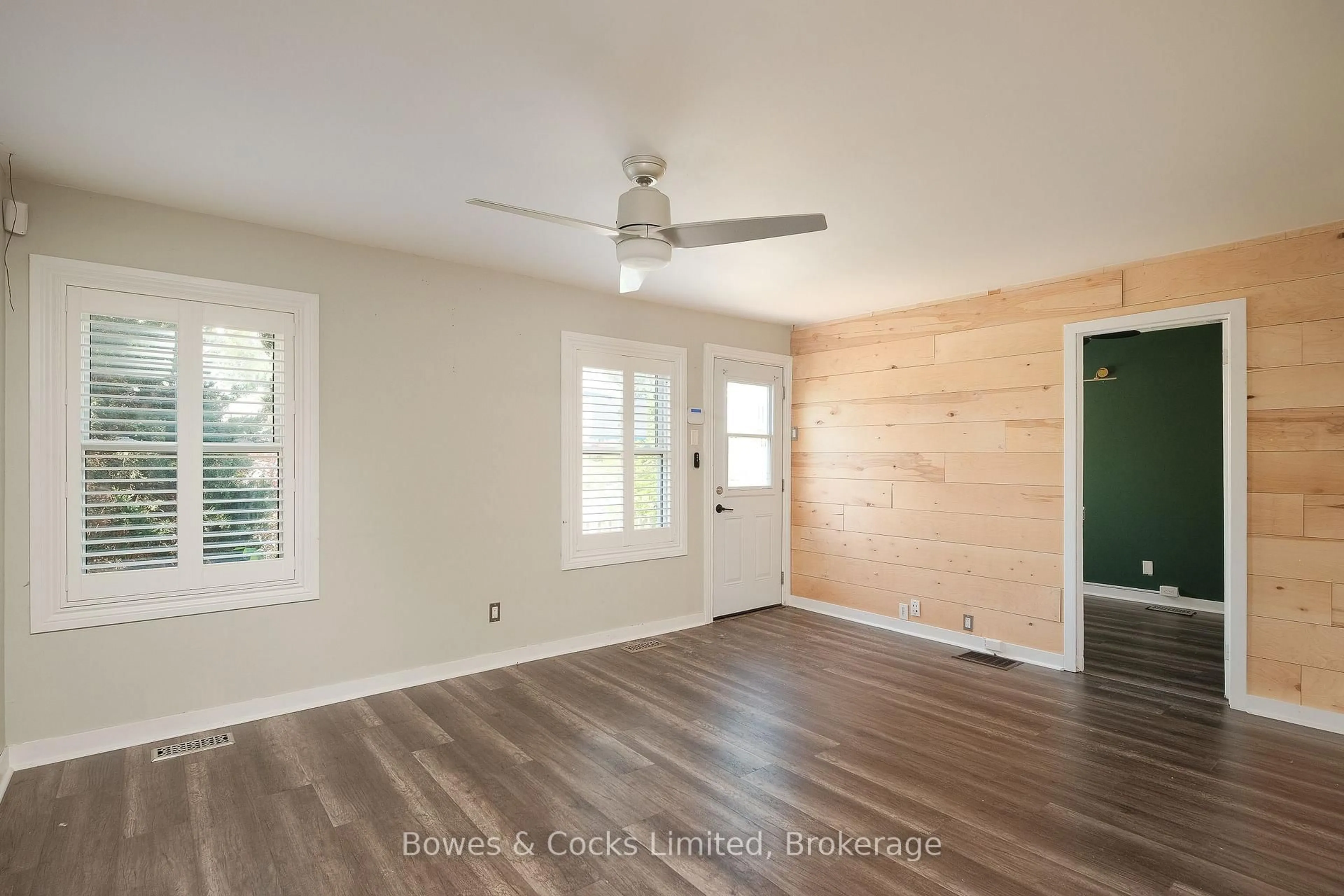 A pic of a room for 664 Park St, Peterborough Ontario K9H 4S3