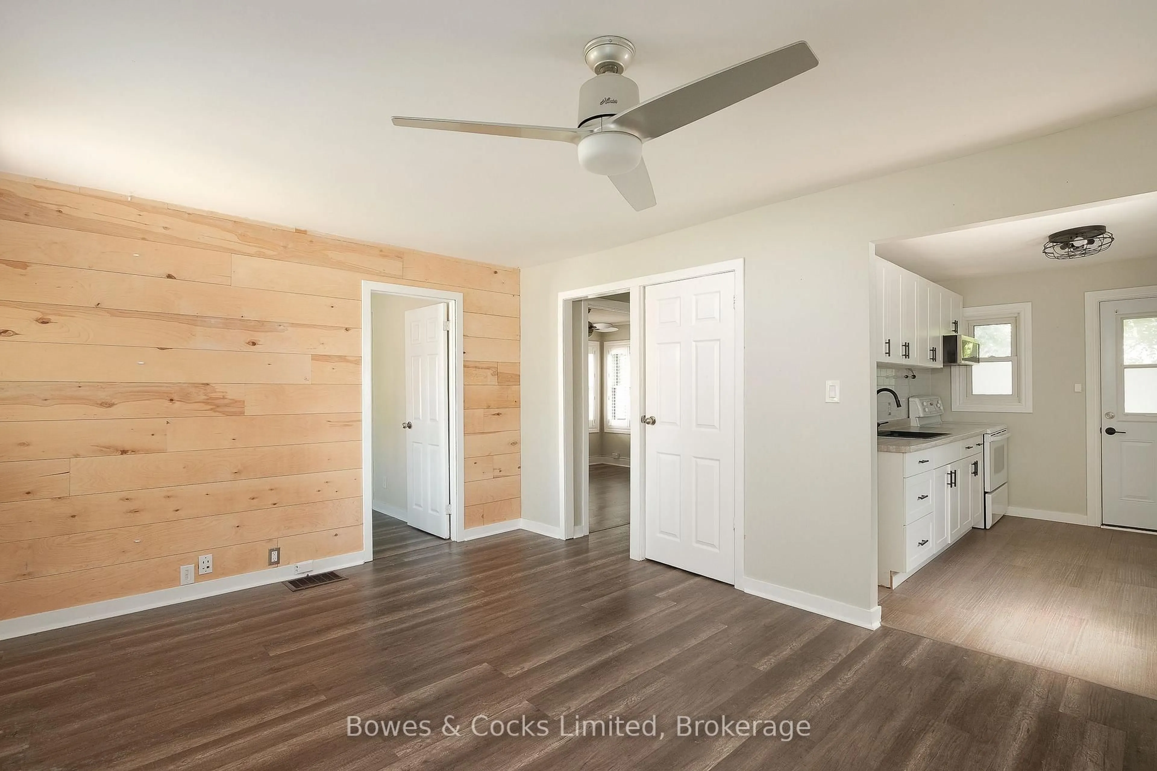 A pic of a room for 664 Park St, Peterborough Ontario K9H 4S3