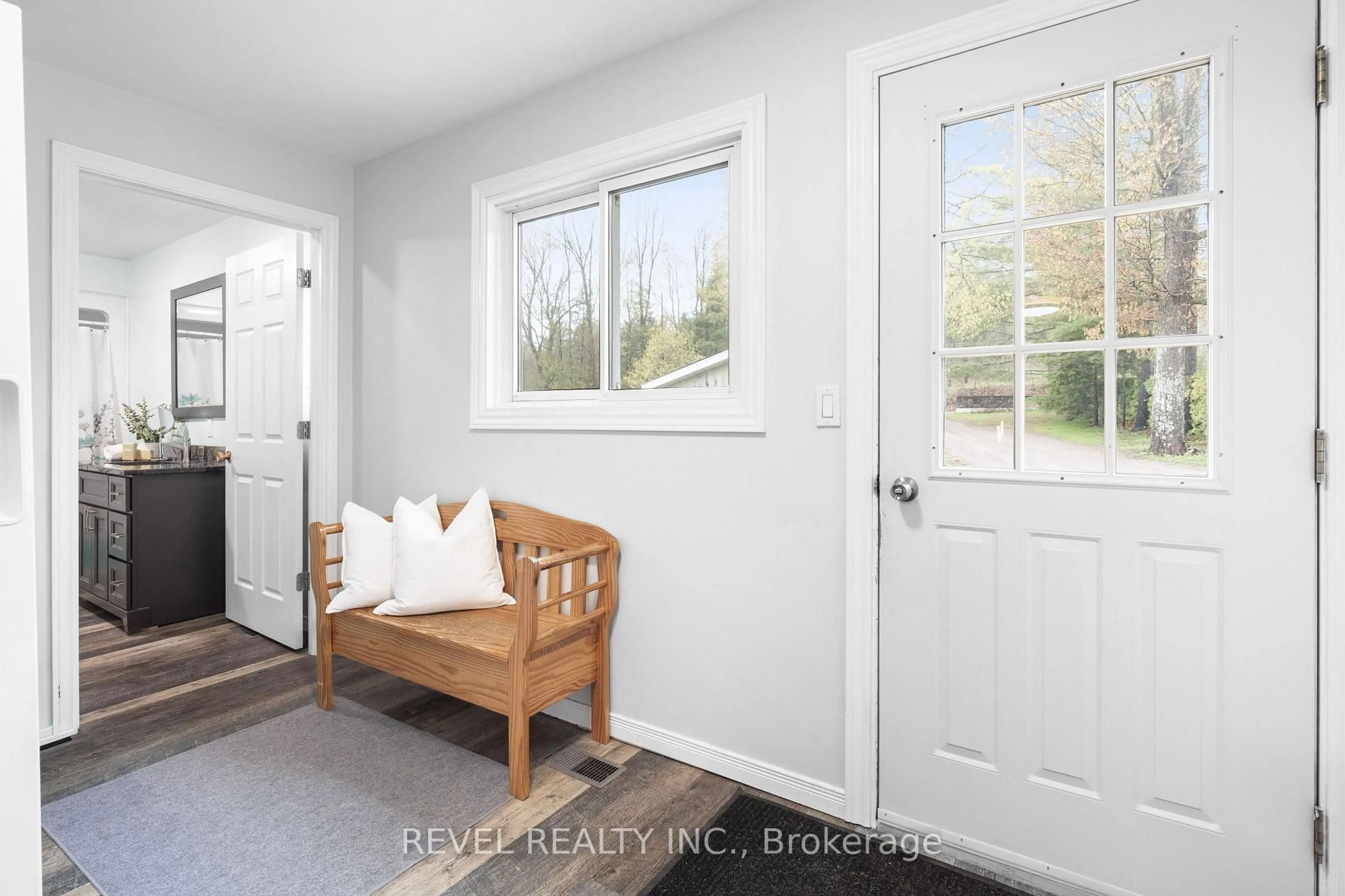 Indoor entryway for 106 Coldstream Rd, Kawartha Lakes Ontario K0M 1N0