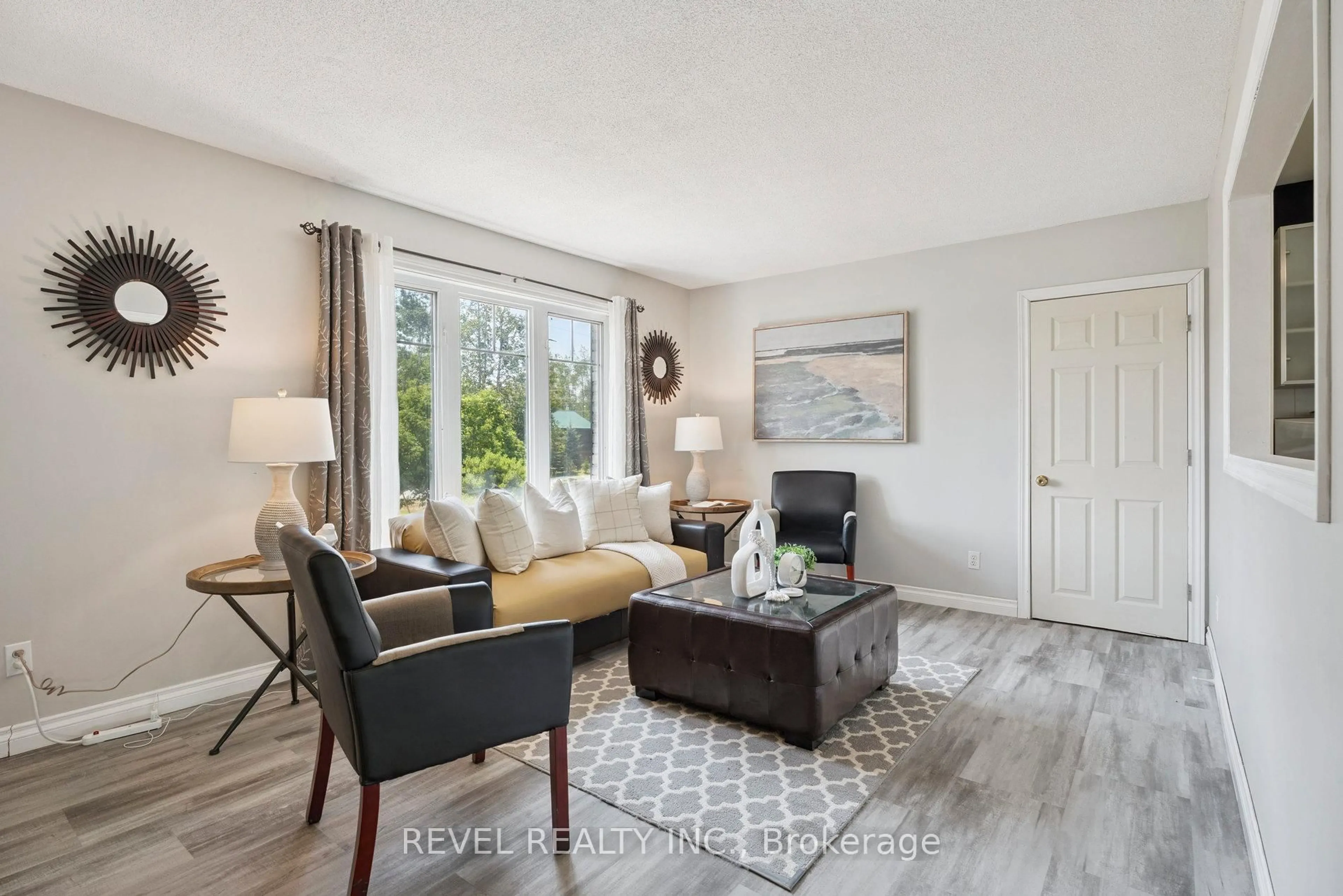 Living room with furniture, unknown for 40 Greenwood Cres, Kawartha Lakes Ontario K0M 2T0
