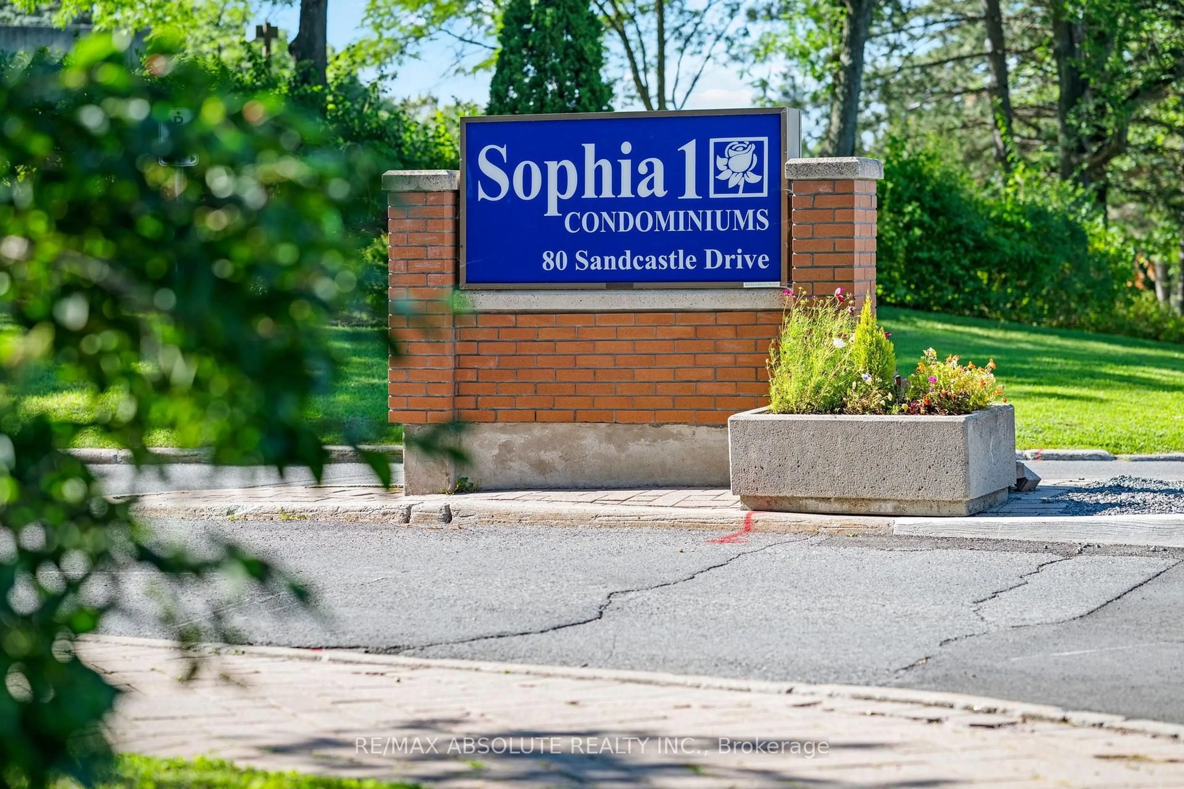 Lobby for 80 Sandcastle Dr #1109, Ottawa Ontario K2H 9E7