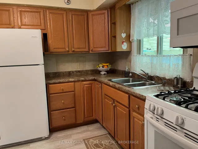 205 Rykert St, St. Catharines 4