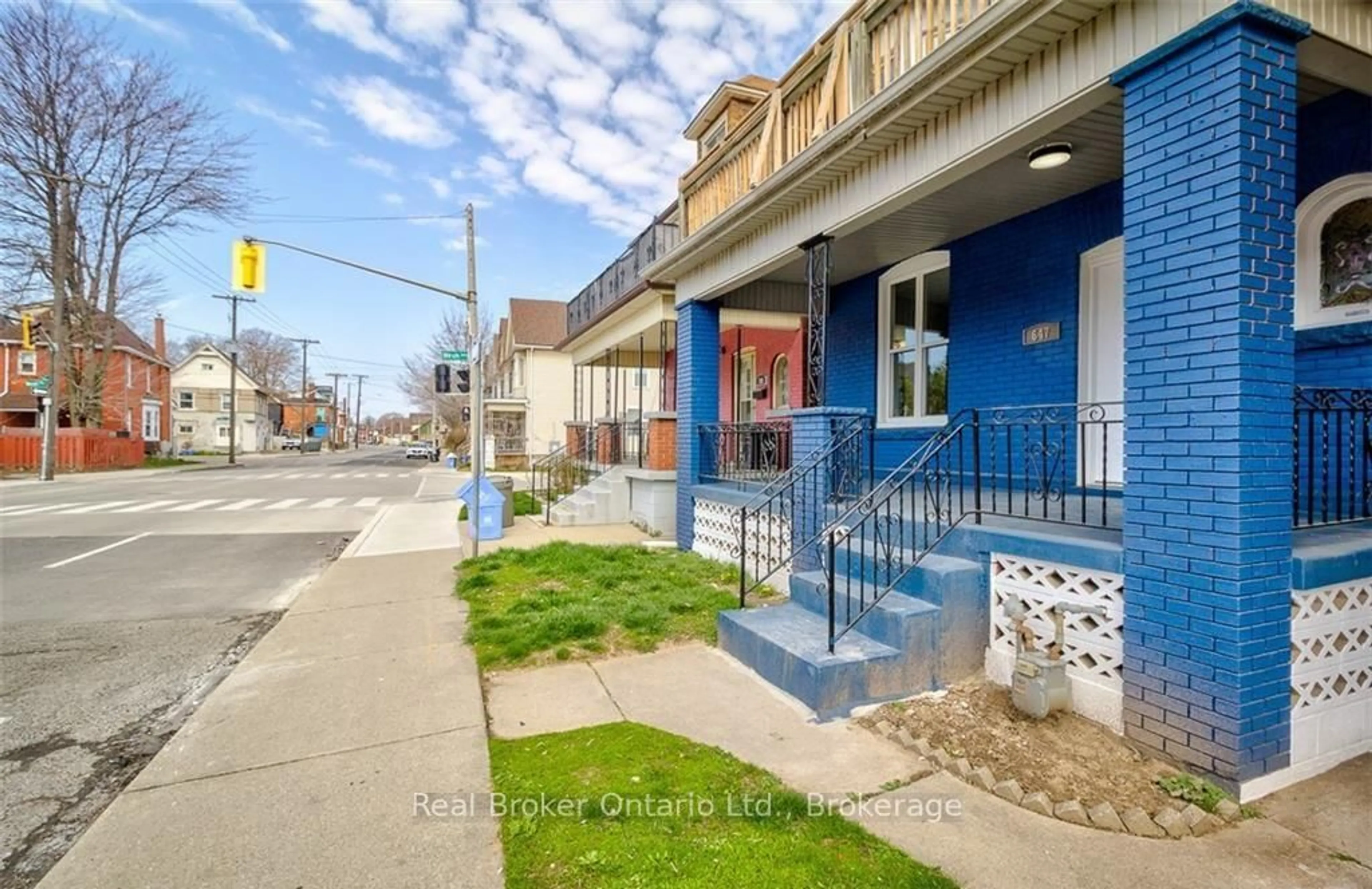 Patio, street for 647 Wilson St, Hamilton Ontario L8L 1V3