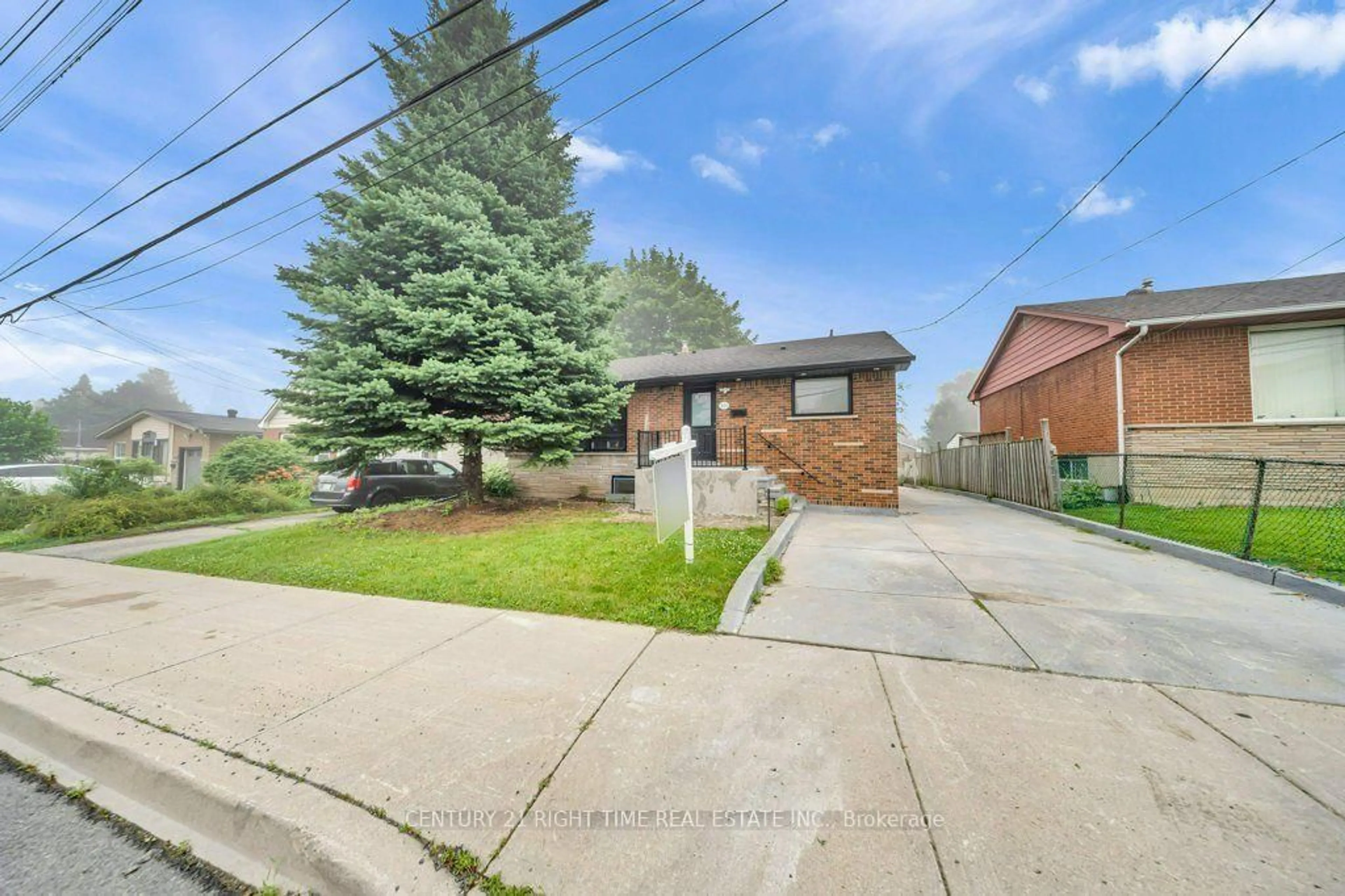 A pic from outside/outdoor area/front of a property/back of a property/a pic from drone, street for 441 West 5th St, Hamilton Ontario L9C 3P5
