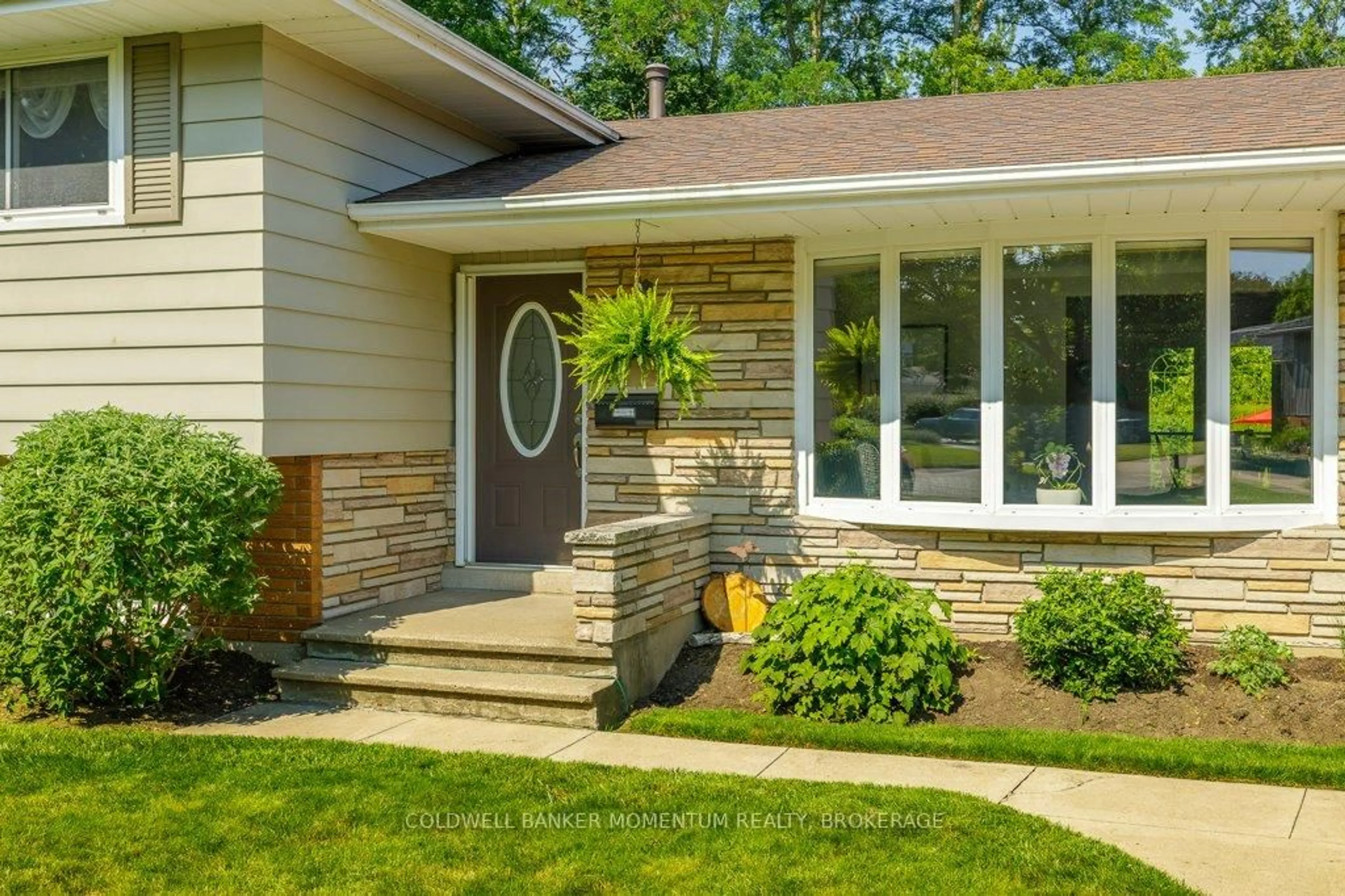 Home with brick exterior material, street for 9 Heathcote Terr, St. Catharines Ontario L2M 1K7