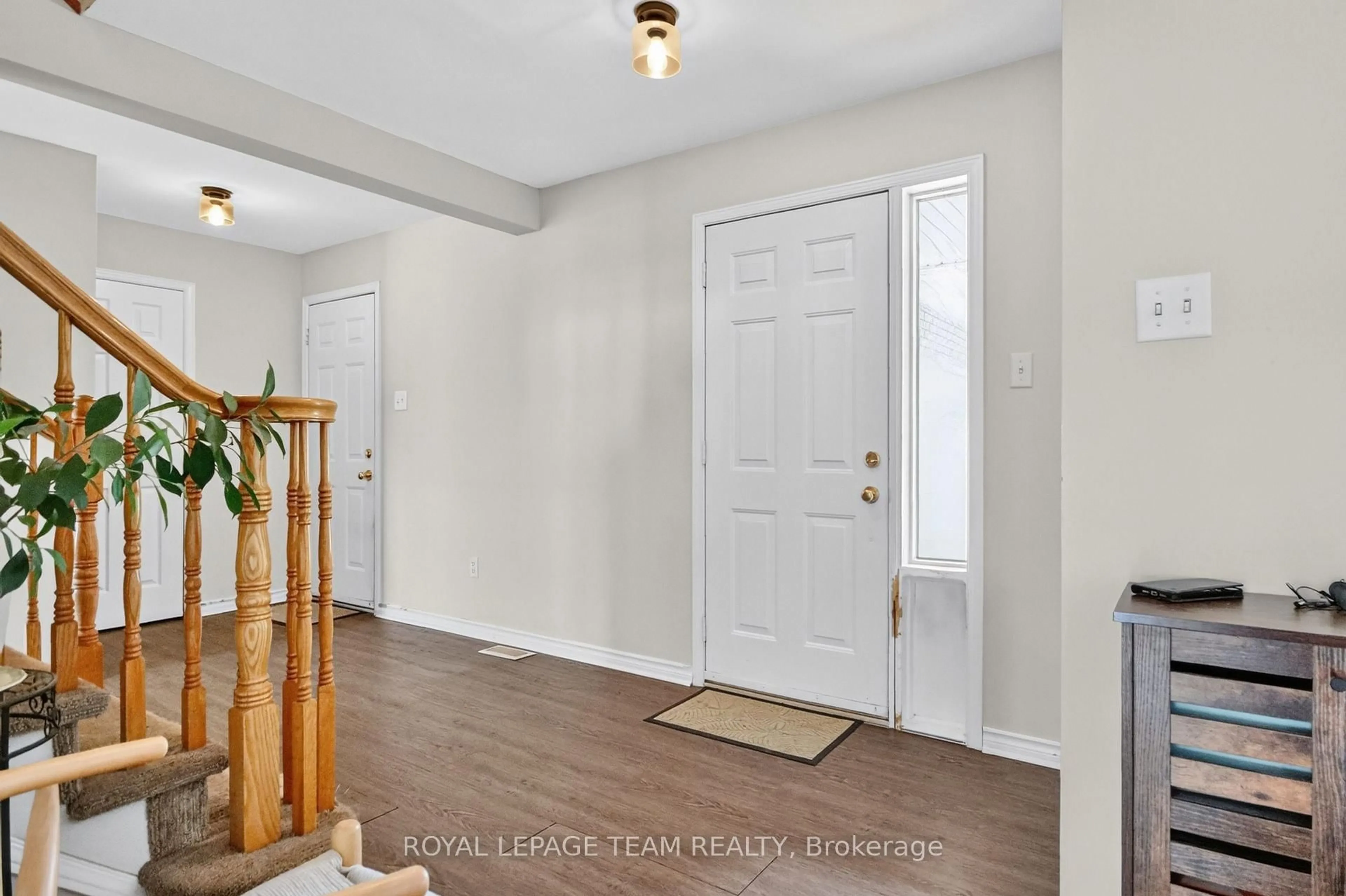Indoor entryway for 46 Mika St, Ottawa Ontario K2S 1K6