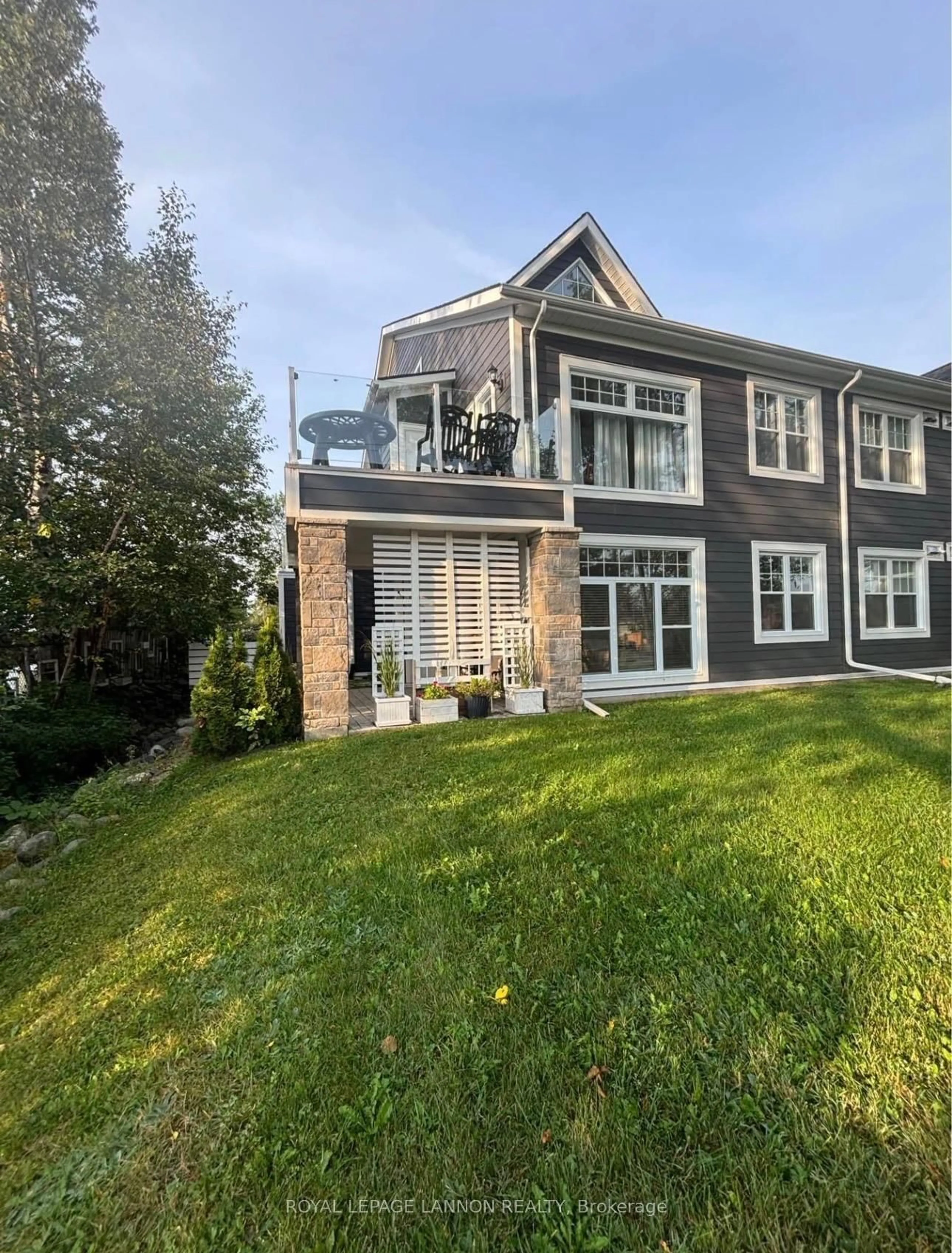 Unknown for 443 Van Norman St #103, Thunder Bay Ontario P7A 4C9