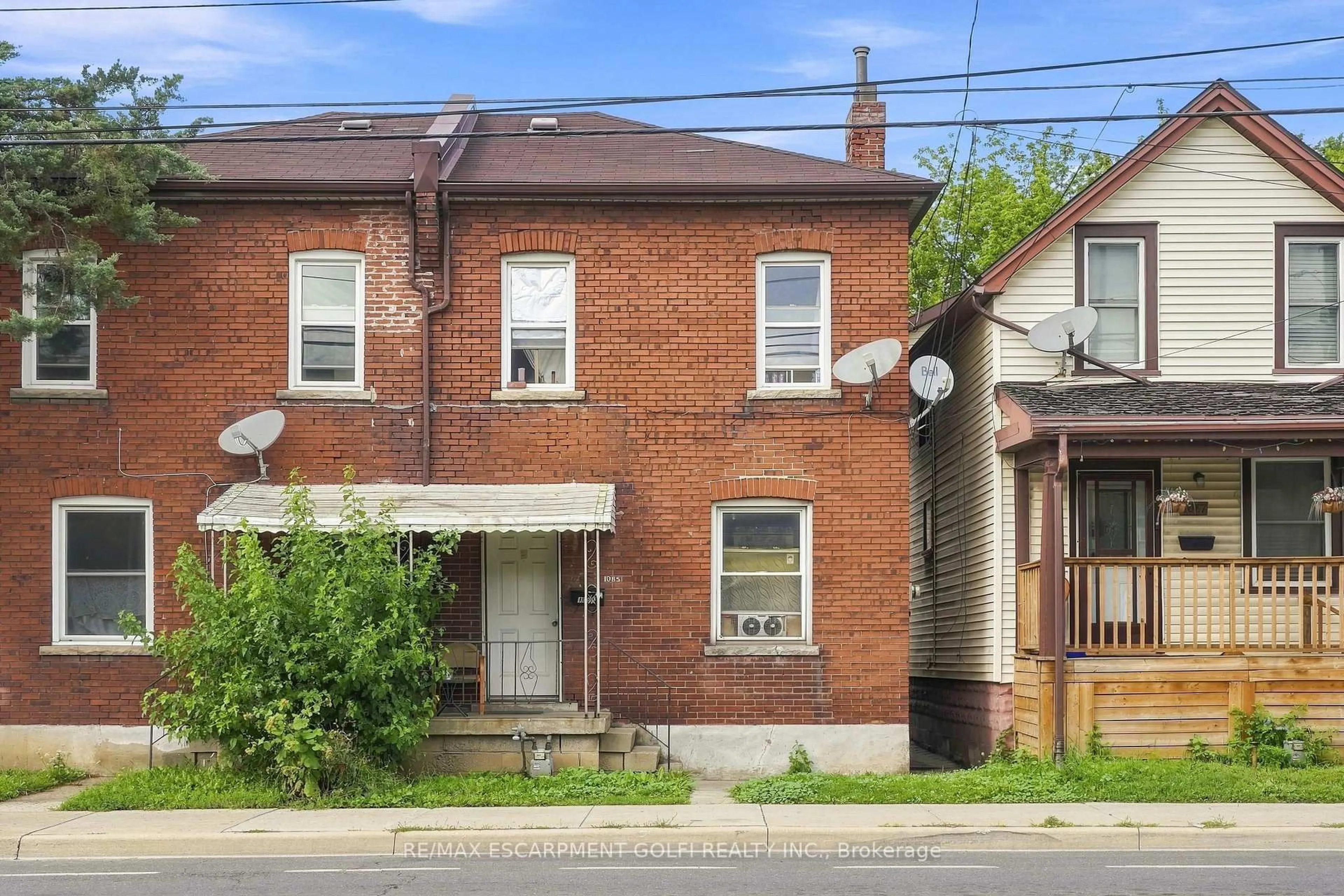 Home with brick exterior material, street for 1085 CANNON St, Hamilton Ontario L8L 2J3