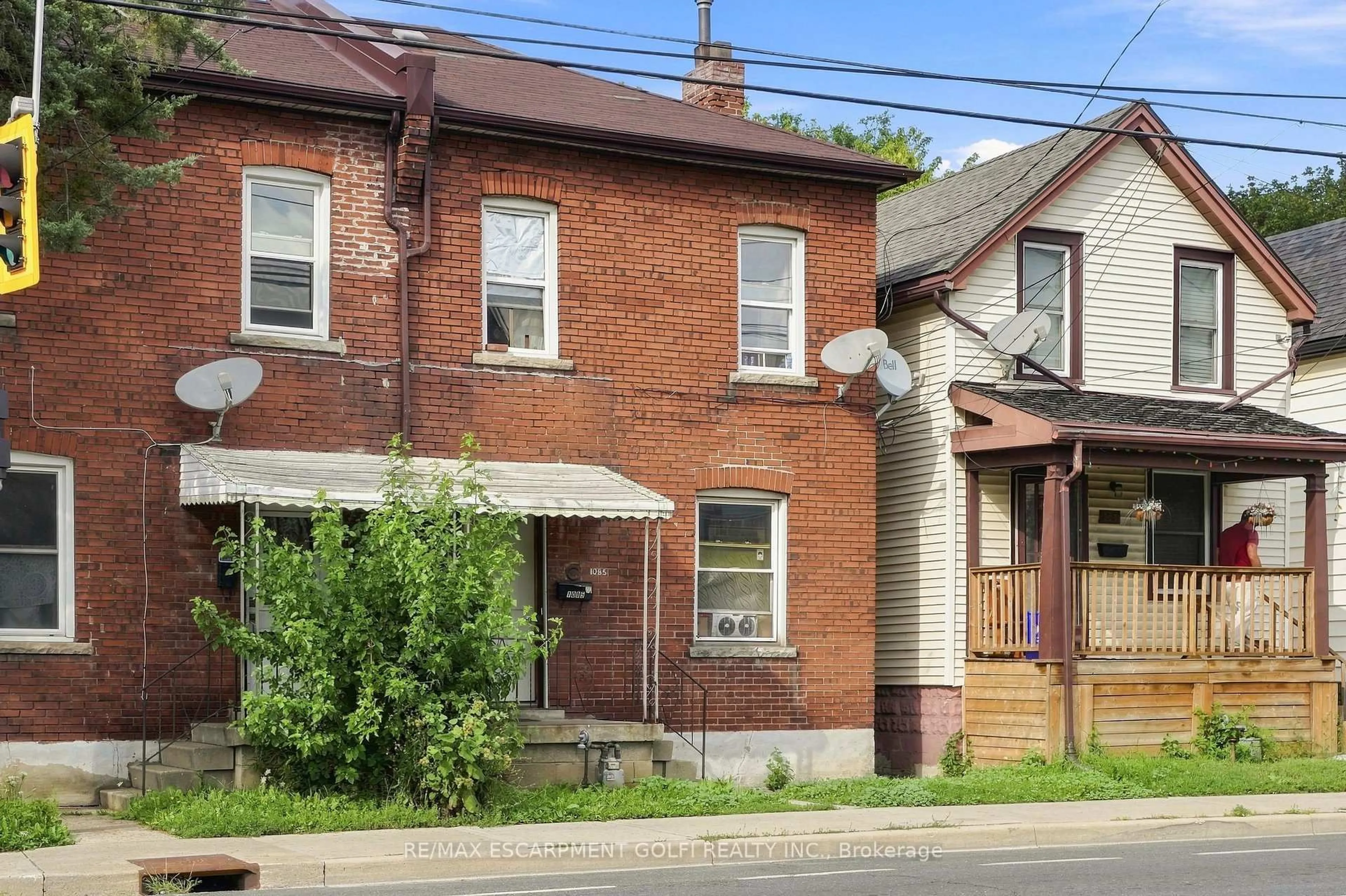 Home with brick exterior material, street for 1085 CANNON St, Hamilton Ontario L8L 2J3