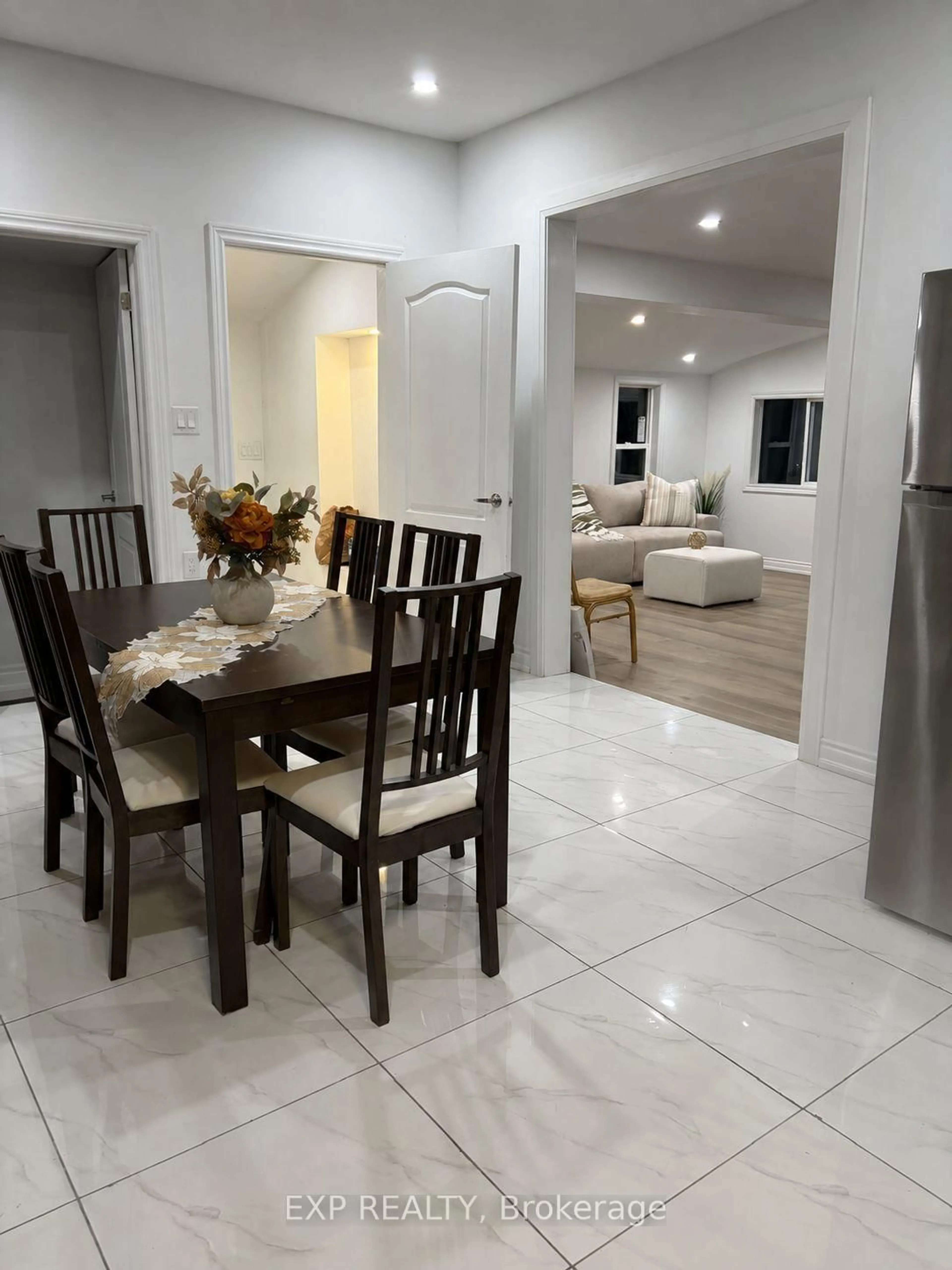 Dining room, ceramic/tile floor for 137 Old North Rd, Huntsville Ontario P1H 2J4
