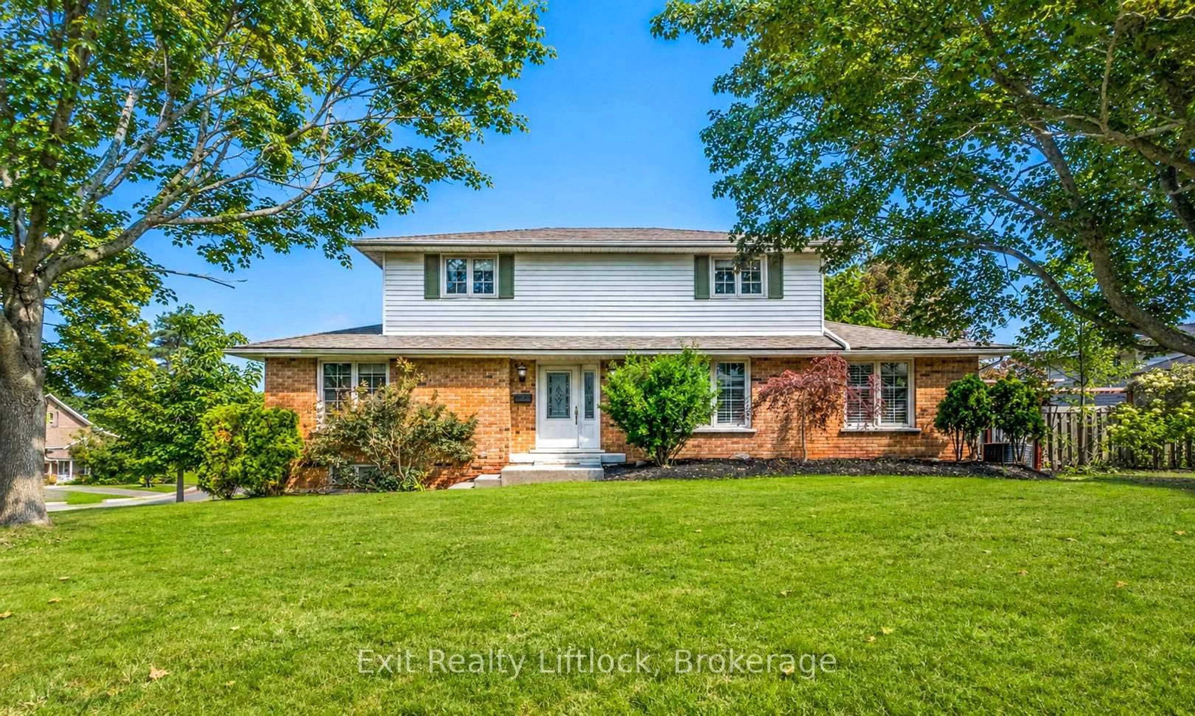 Home with brick exterior material, street for 958 Smithside Crt, Peterborough Ontario K9J 8E2