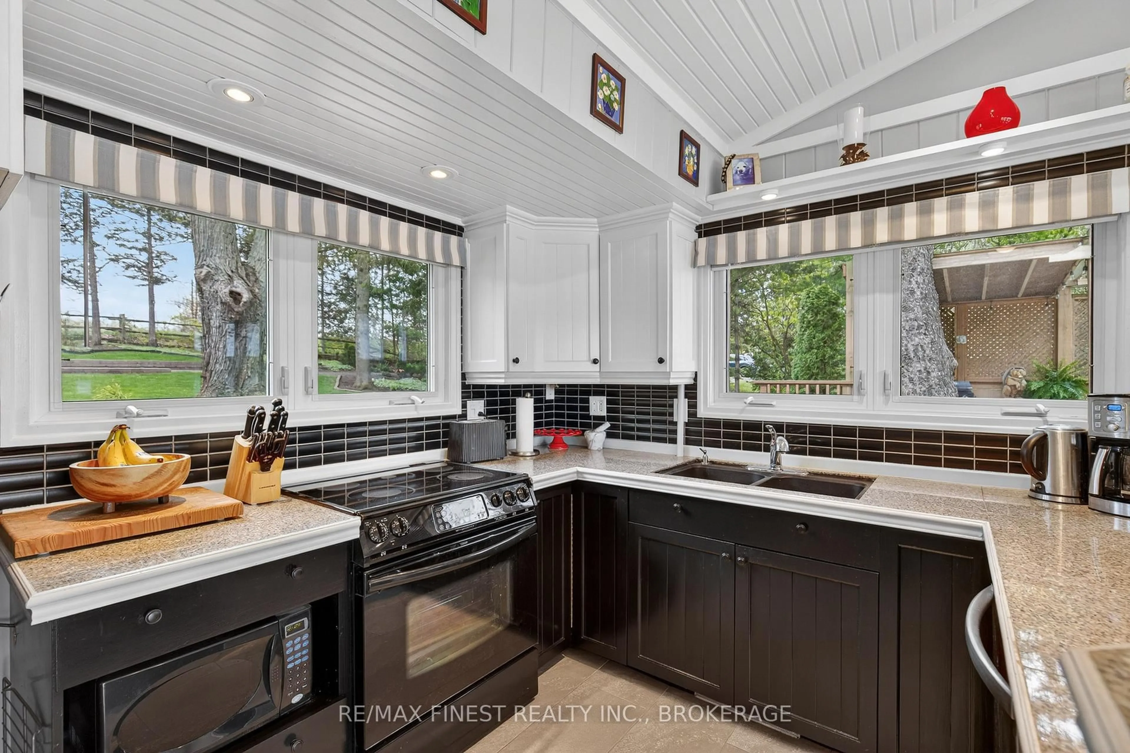 Unknown for 77 Hickory Lane, Napanee Ontario K7R 3K8