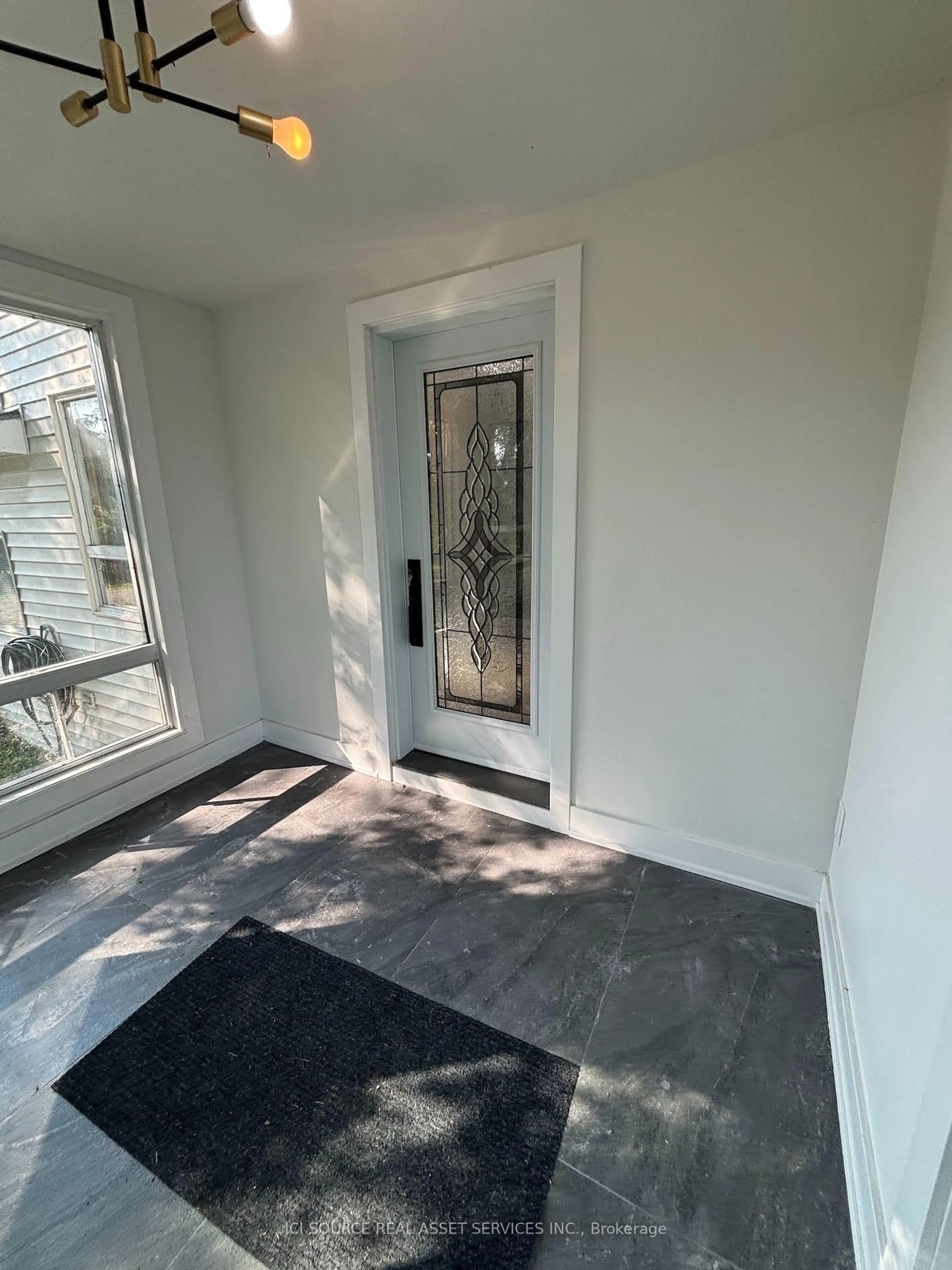 Indoor entryway for 1900 Bruce Road 15, Kincardine Ontario N0G 2T0