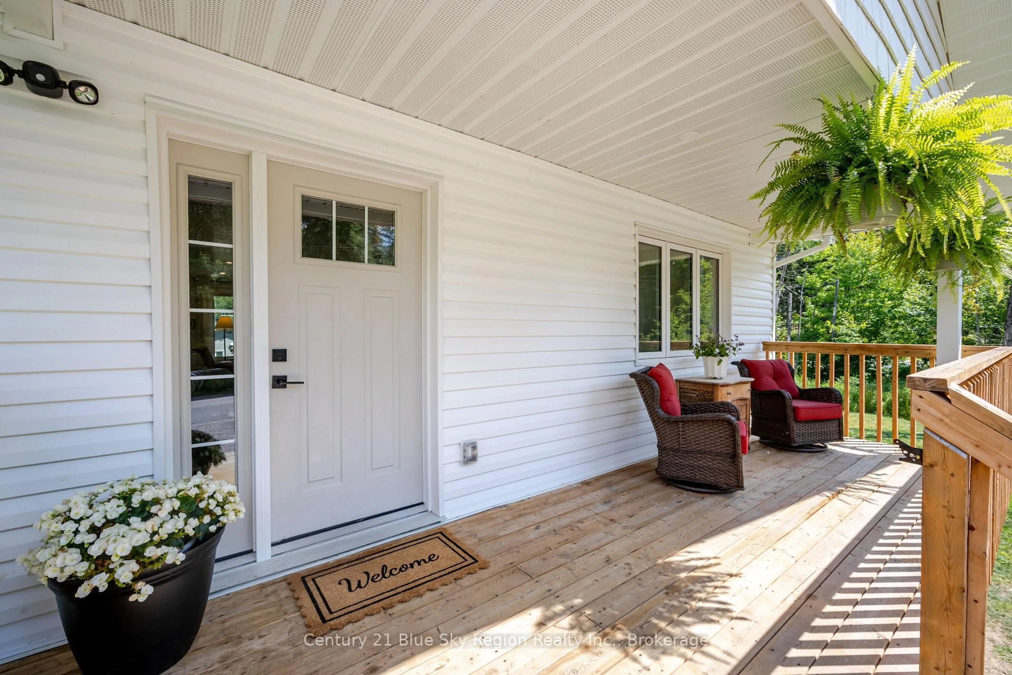 Indoor entryway for 25 Astor St, East Ferris Ontario P0H 1B0