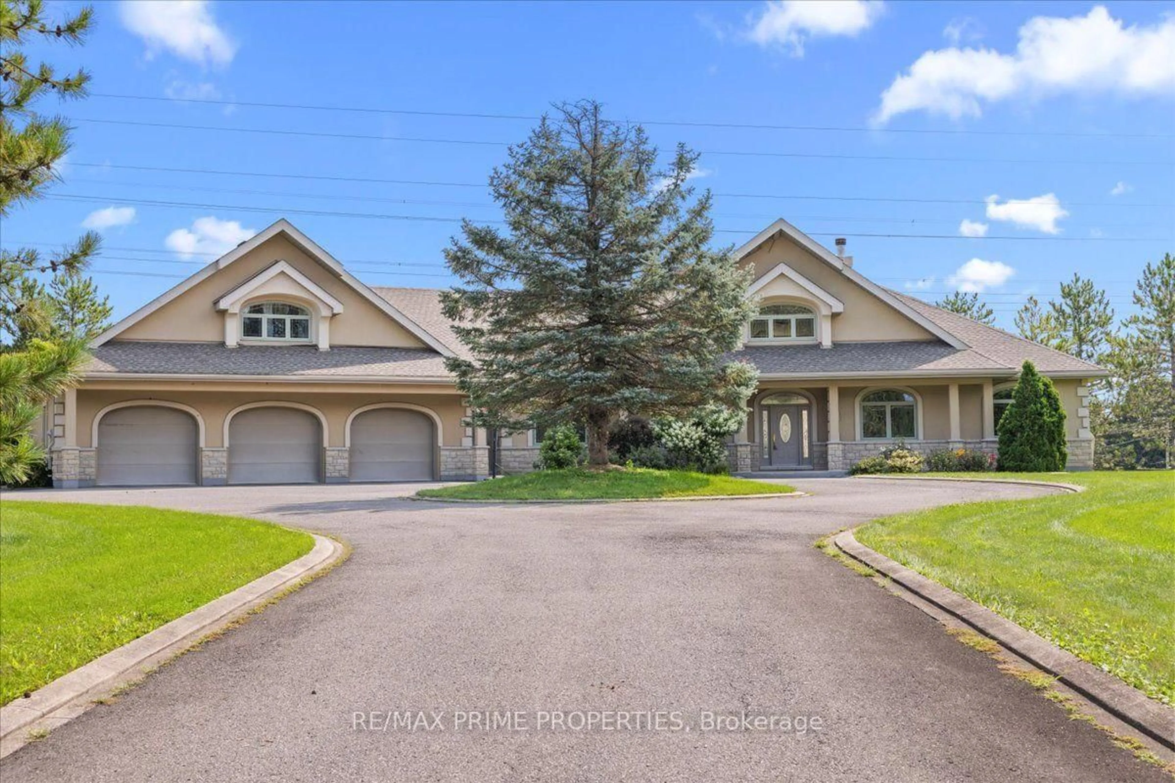 A pic from outside/outdoor area/front of a property/back of a property/a pic from drone, unknown for 1435 Shalom St, Ottawa Ontario K4C 1E2