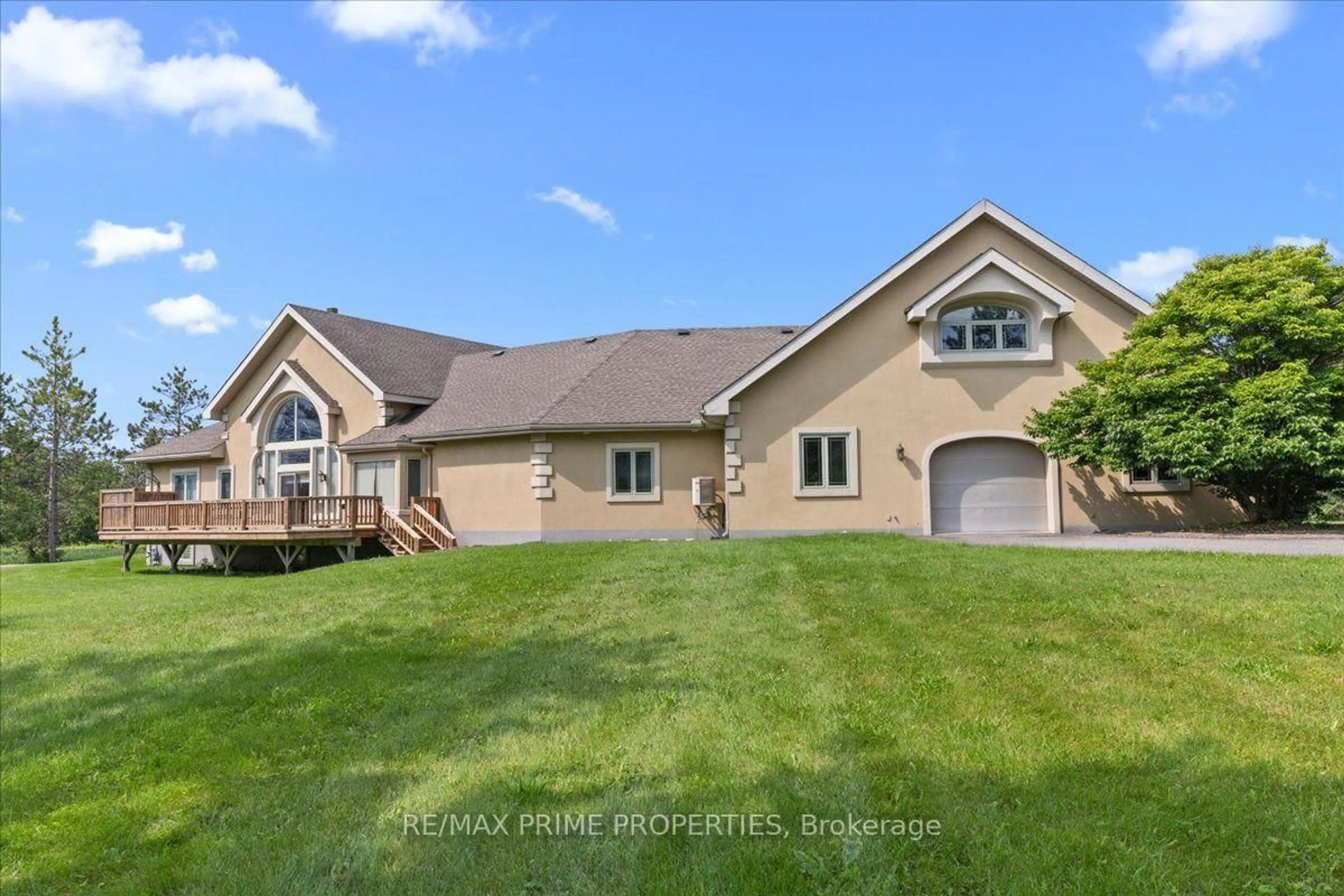 Home with vinyl exterior material, water/lake/river/ocean view for 1435 Shalom St, Ottawa Ontario K4C 1E2