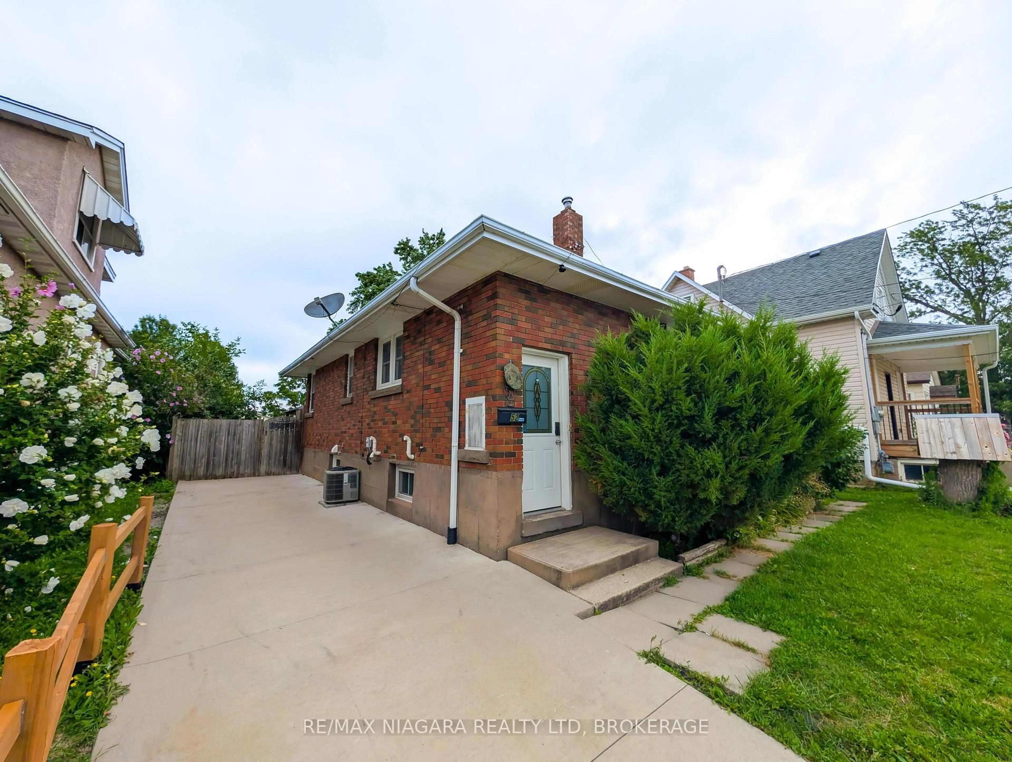 Unknown for 52 Fifth St, Welland Ontario L3B 4Z5