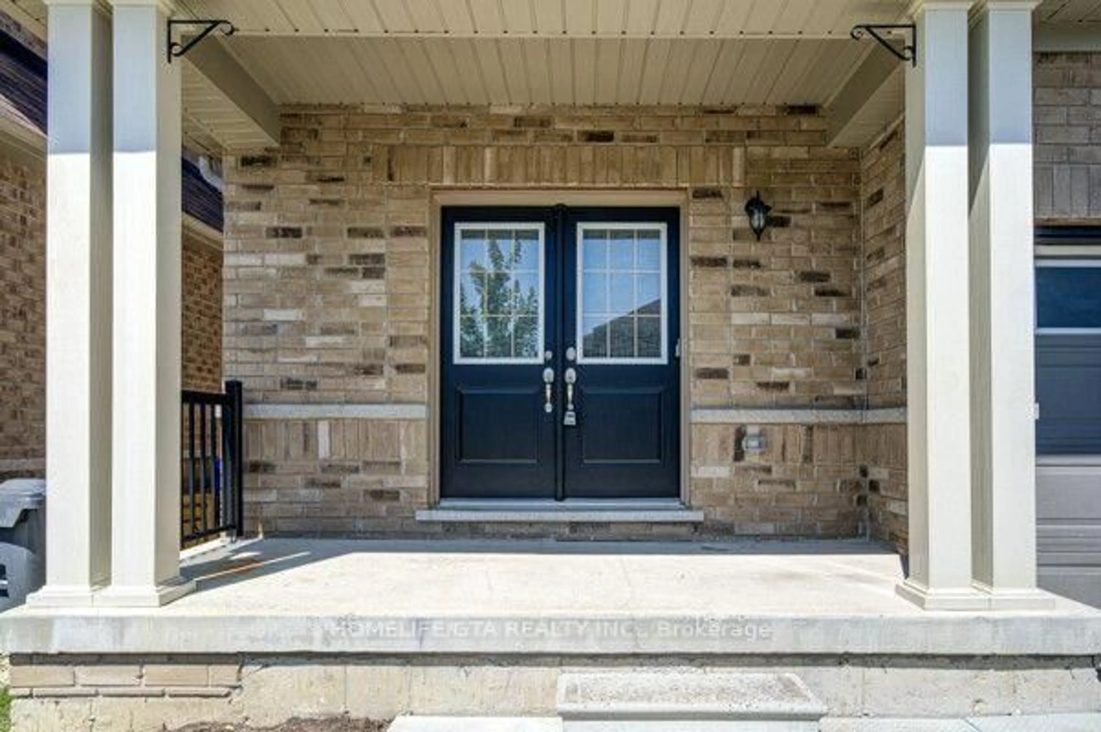 Indoor entryway for 103 Werry Ave, Southgate Ontario N0C 1B0