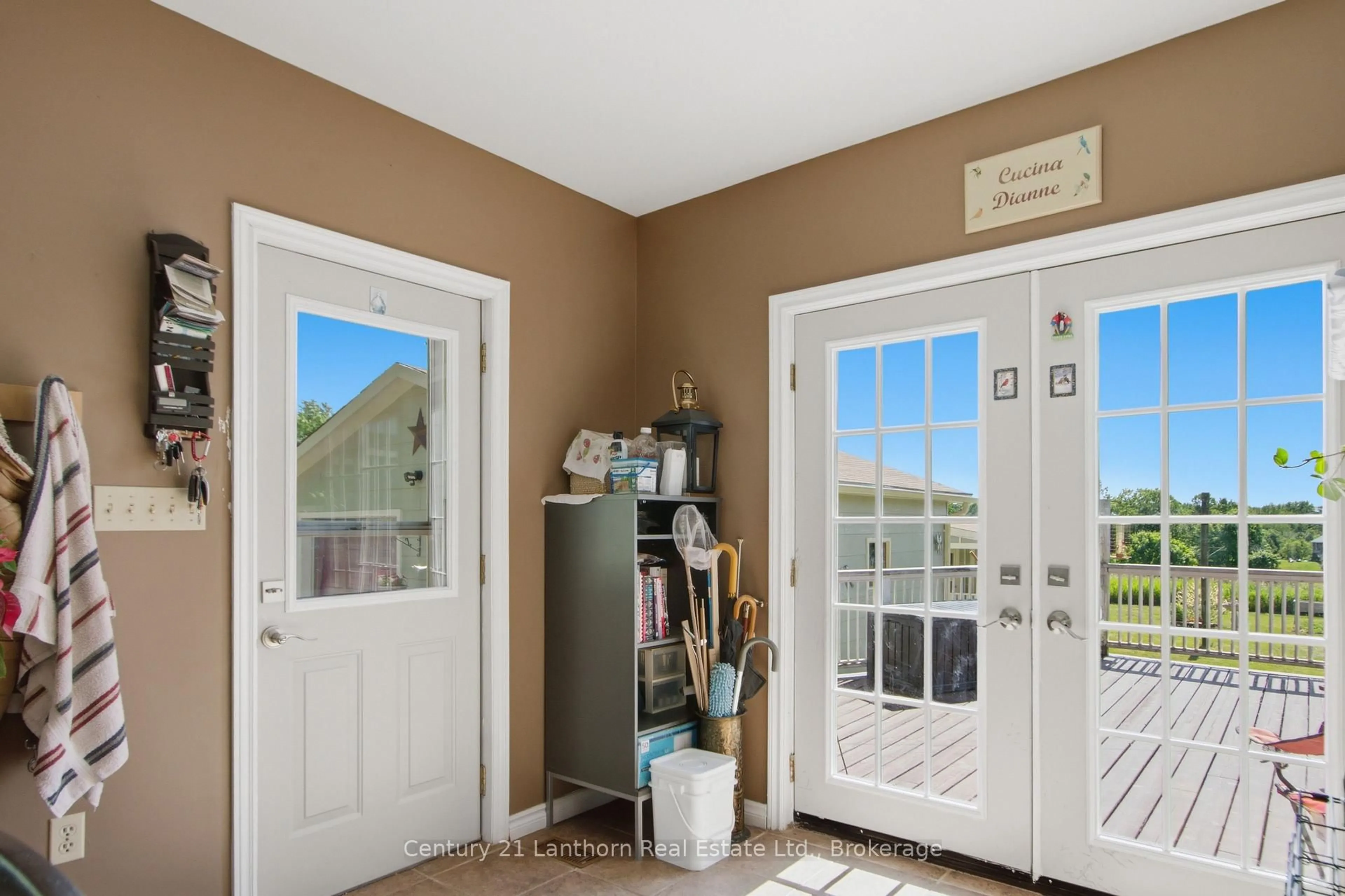 Indoor entryway for 155 Lahey Rd, Madoc Ontario K0K 2K0