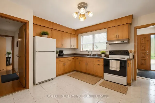 5568 Drummond Rd, Niagara Falls 5