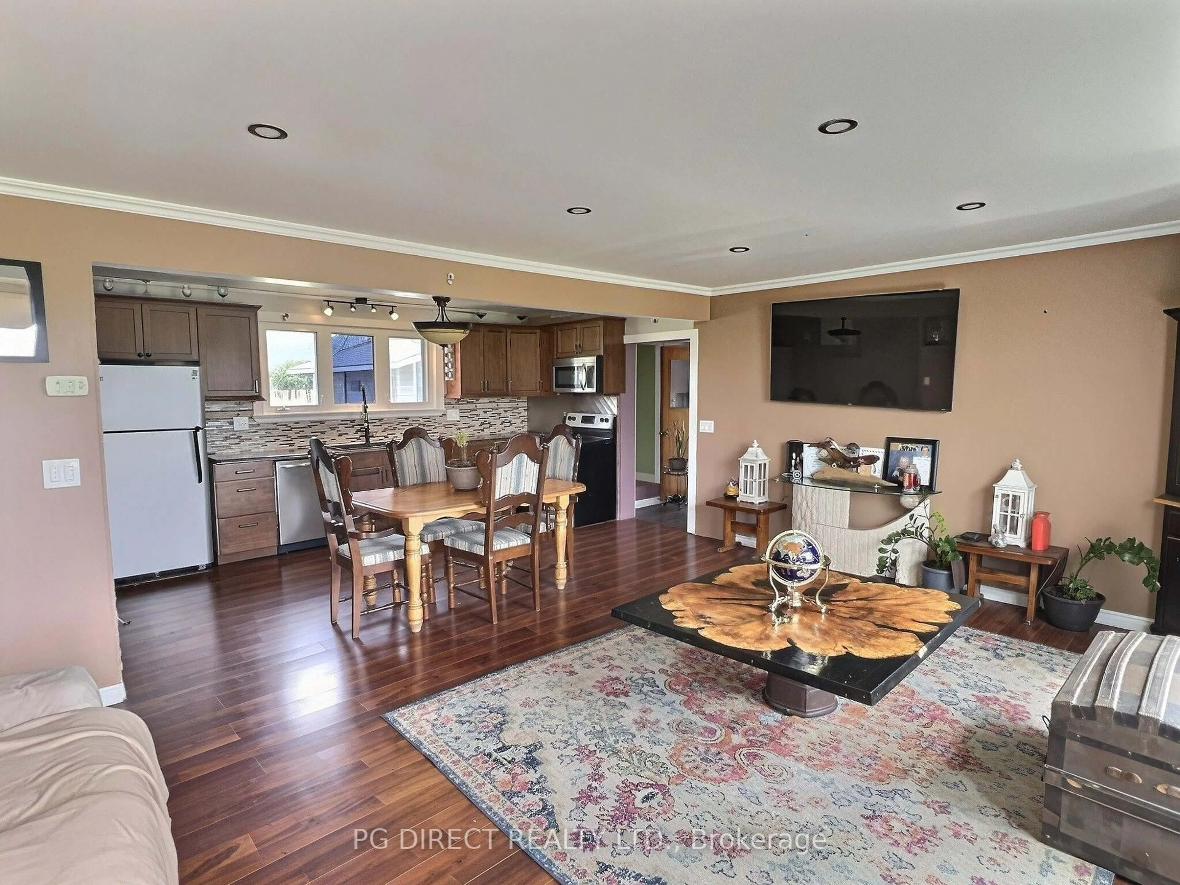 Open concept kitchen, unknown for 13391 County Rd 9, North Dundas Ontario K0C 1H0