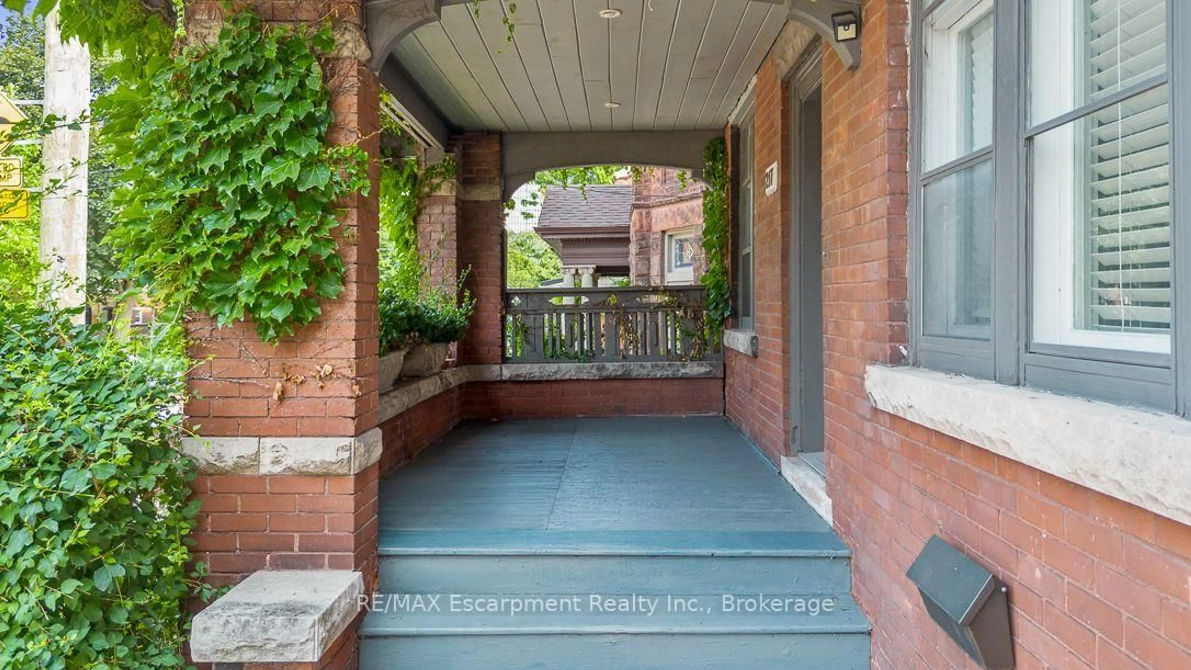 Patio, street for 217 Caroline St, Hamilton Ontario L8P 3L5