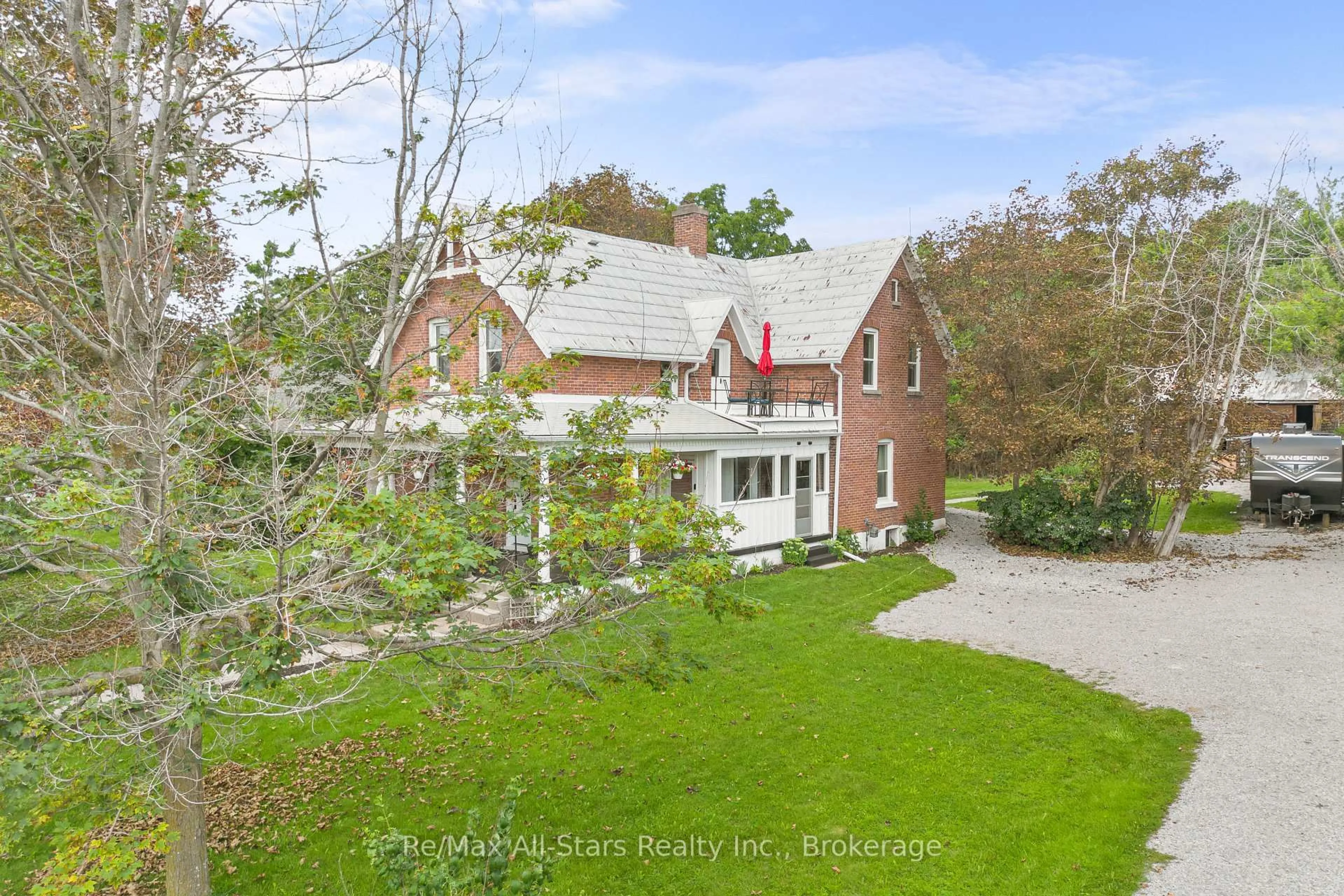 A pic from outside/outdoor area/front of a property/back of a property/a pic from drone, street for 21 Francis St, Kawartha Lakes Ontario K0M 1N0