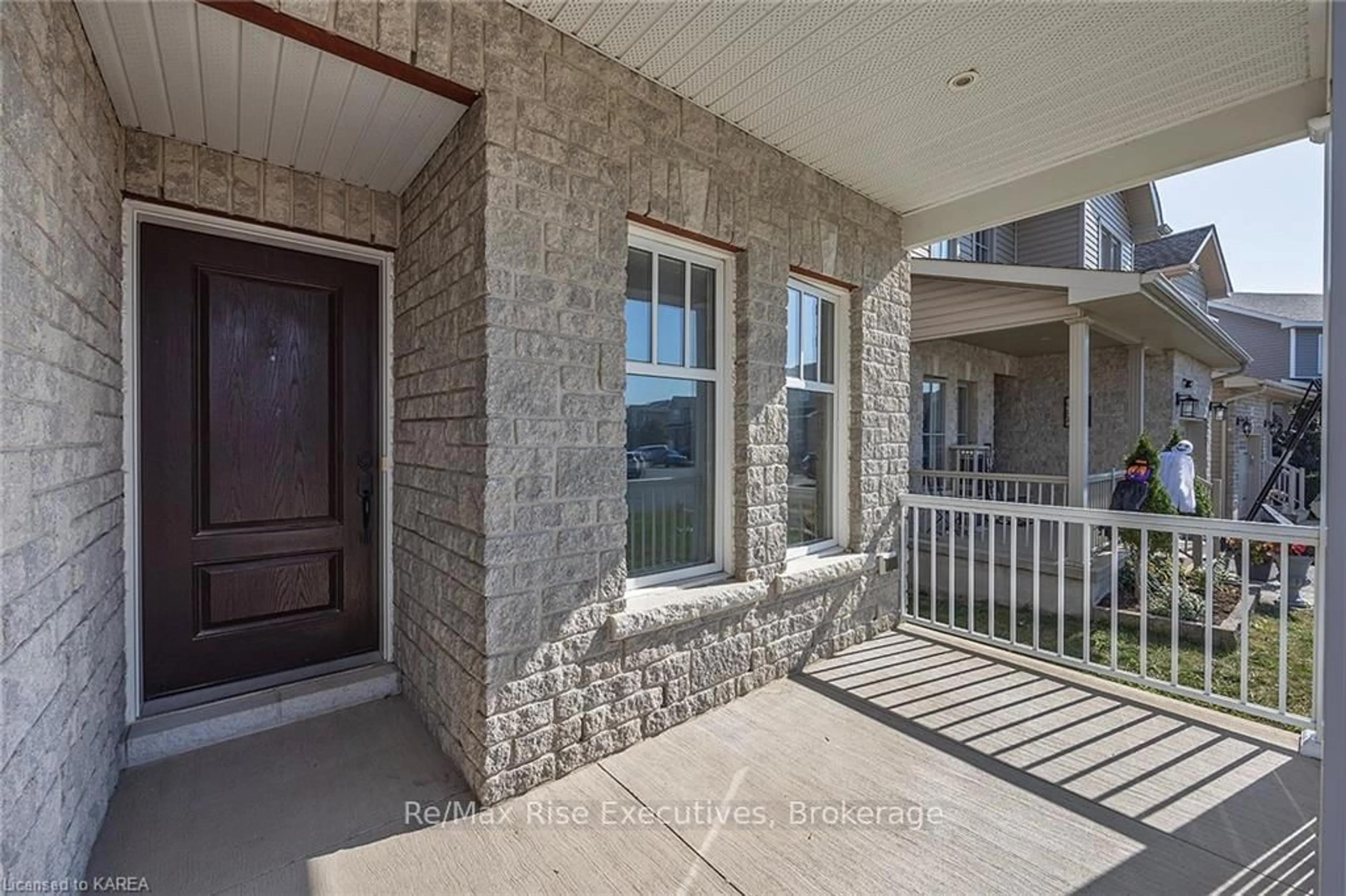 Indoor entryway for 1653 Crimson Cres, Kingston Ontario K7P 0J3