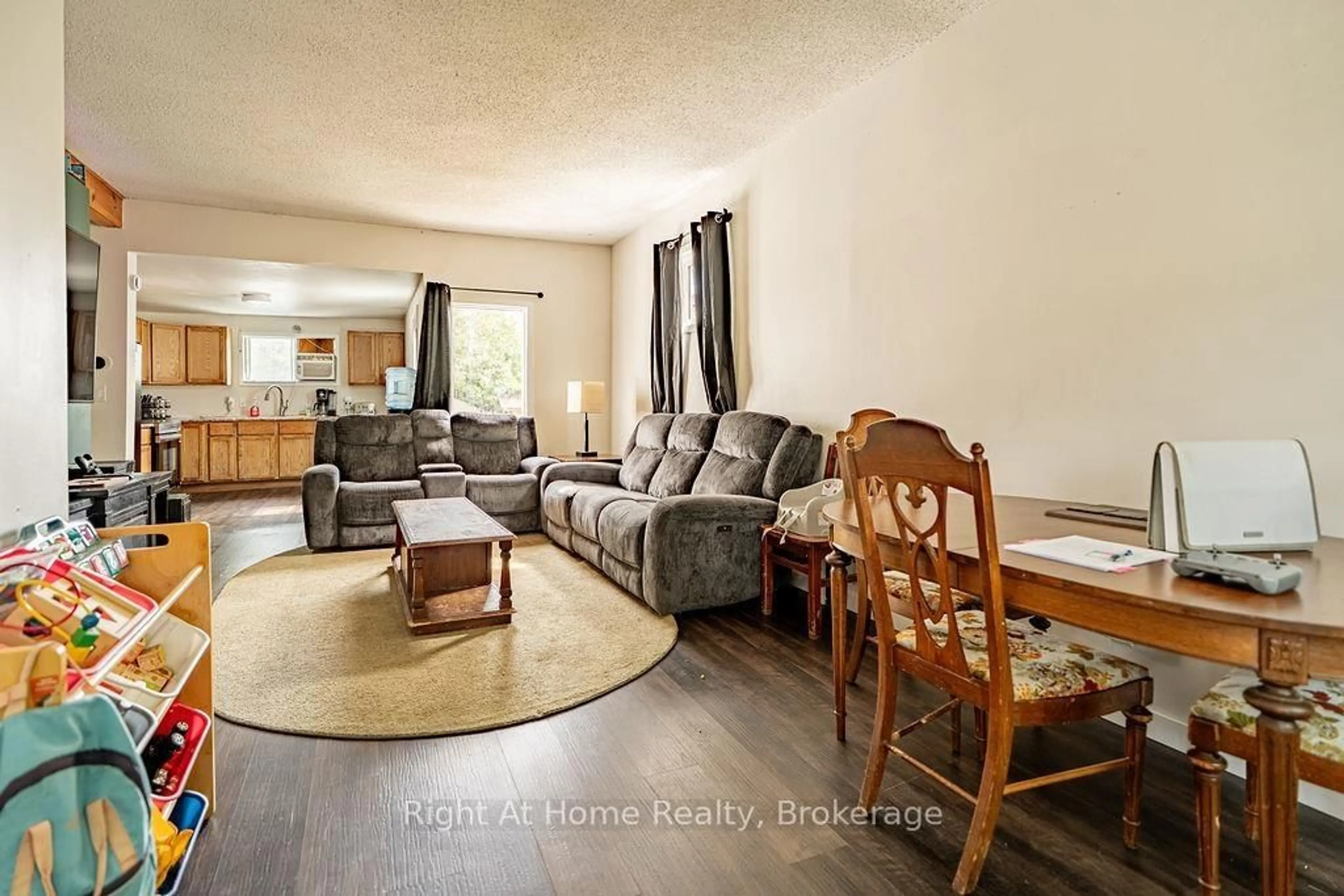 Living room with furniture, unknown for 75 Ontario St, Thunder Bay Ontario P7B 3G1